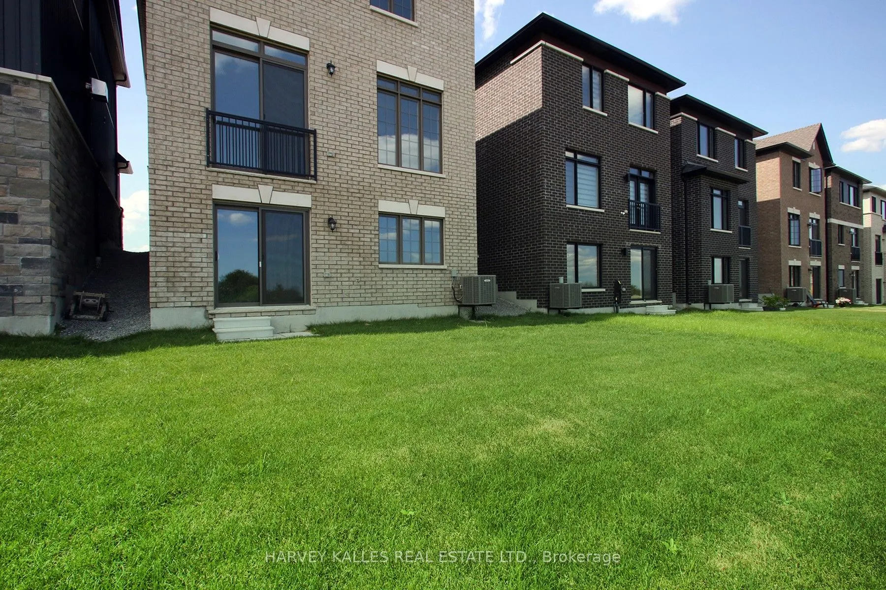 1077 Zircon Manor