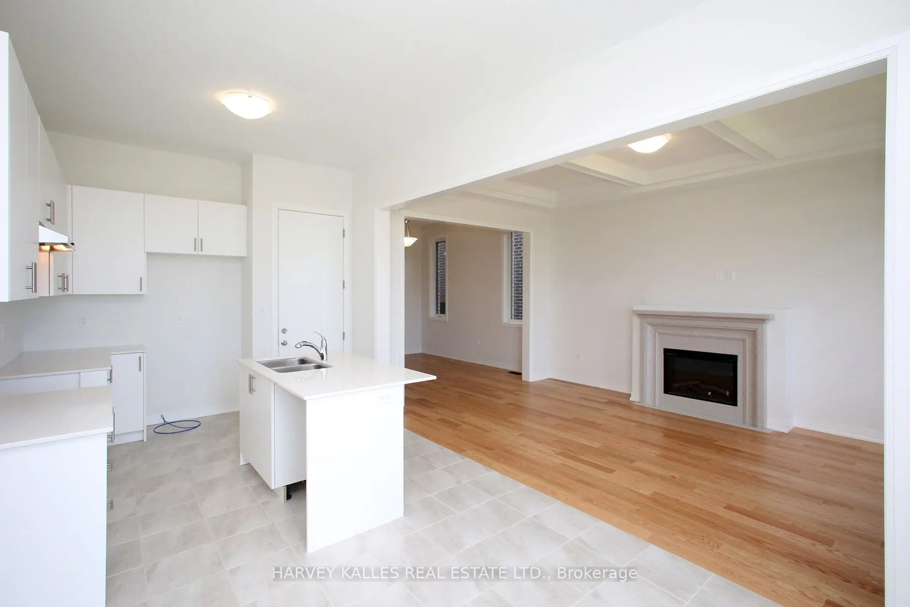 1077 Zircon Manor