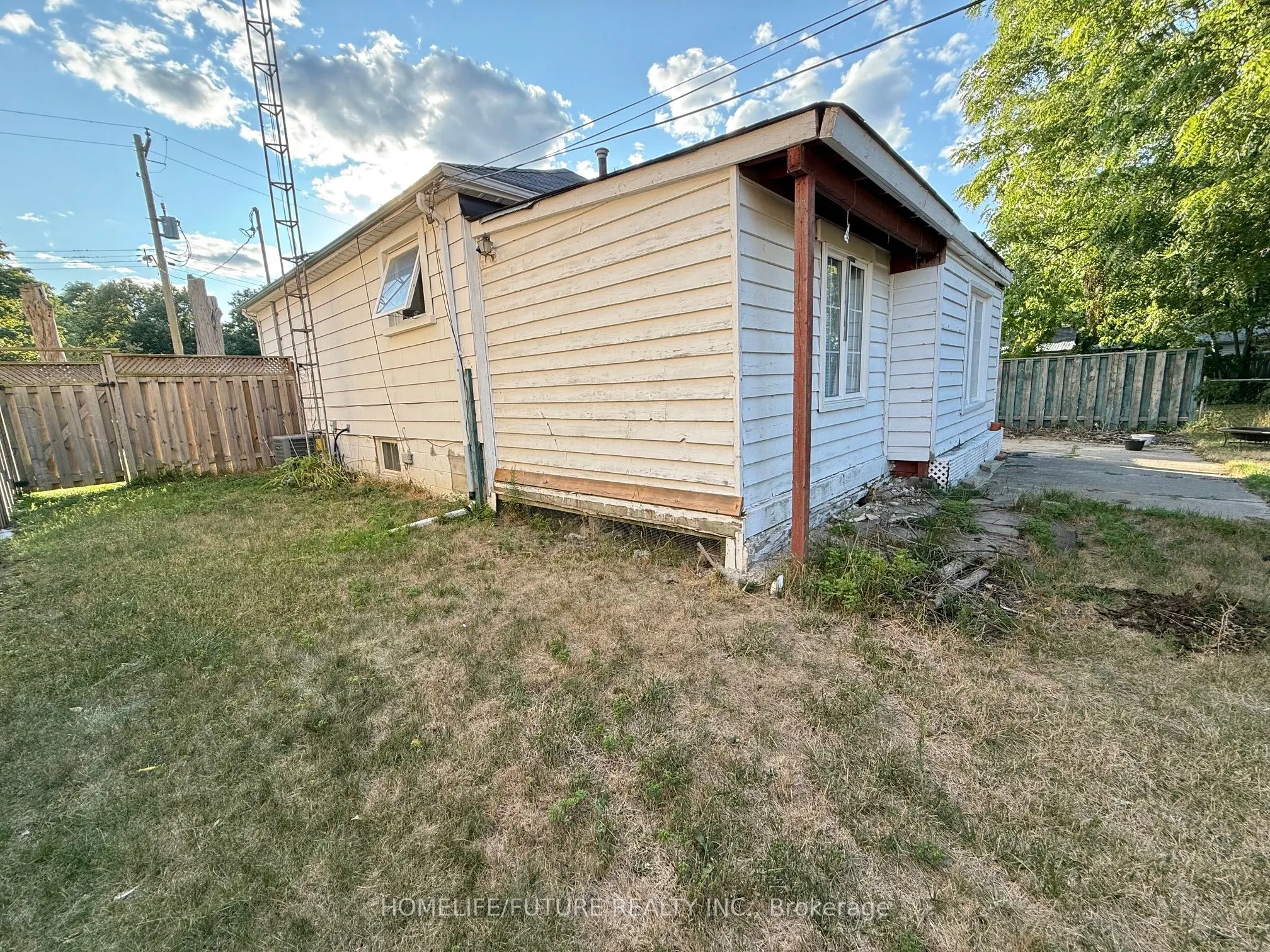 5 Weir Crescent