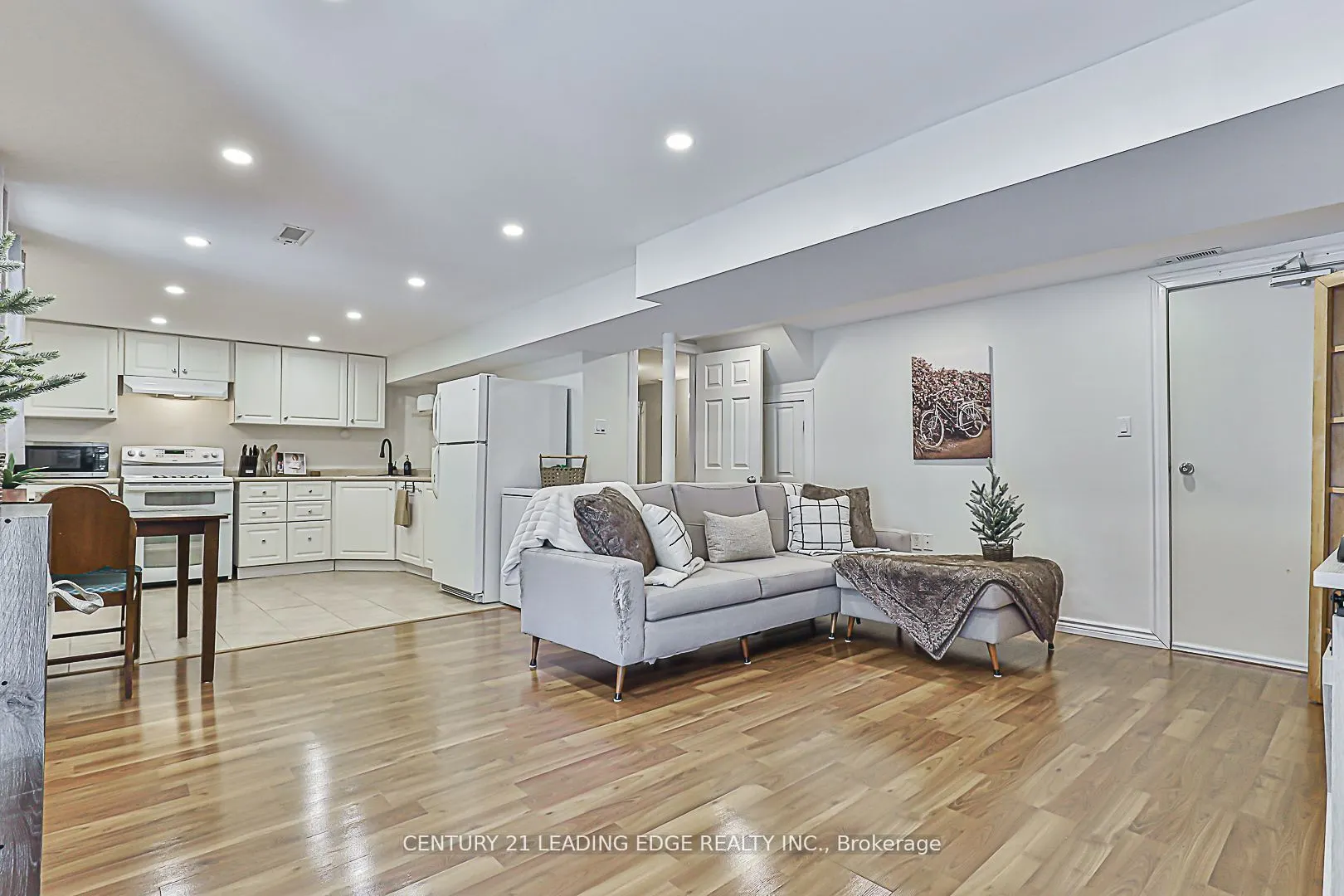 724 Barnes Crescent