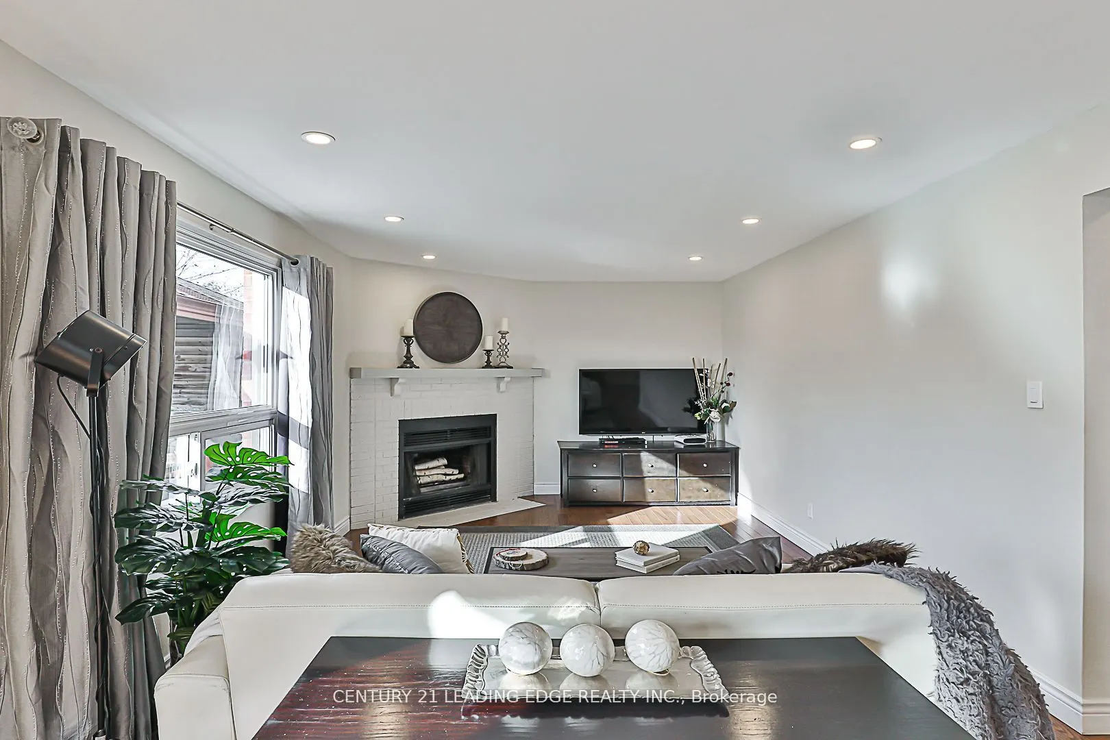 724 Barnes Crescent