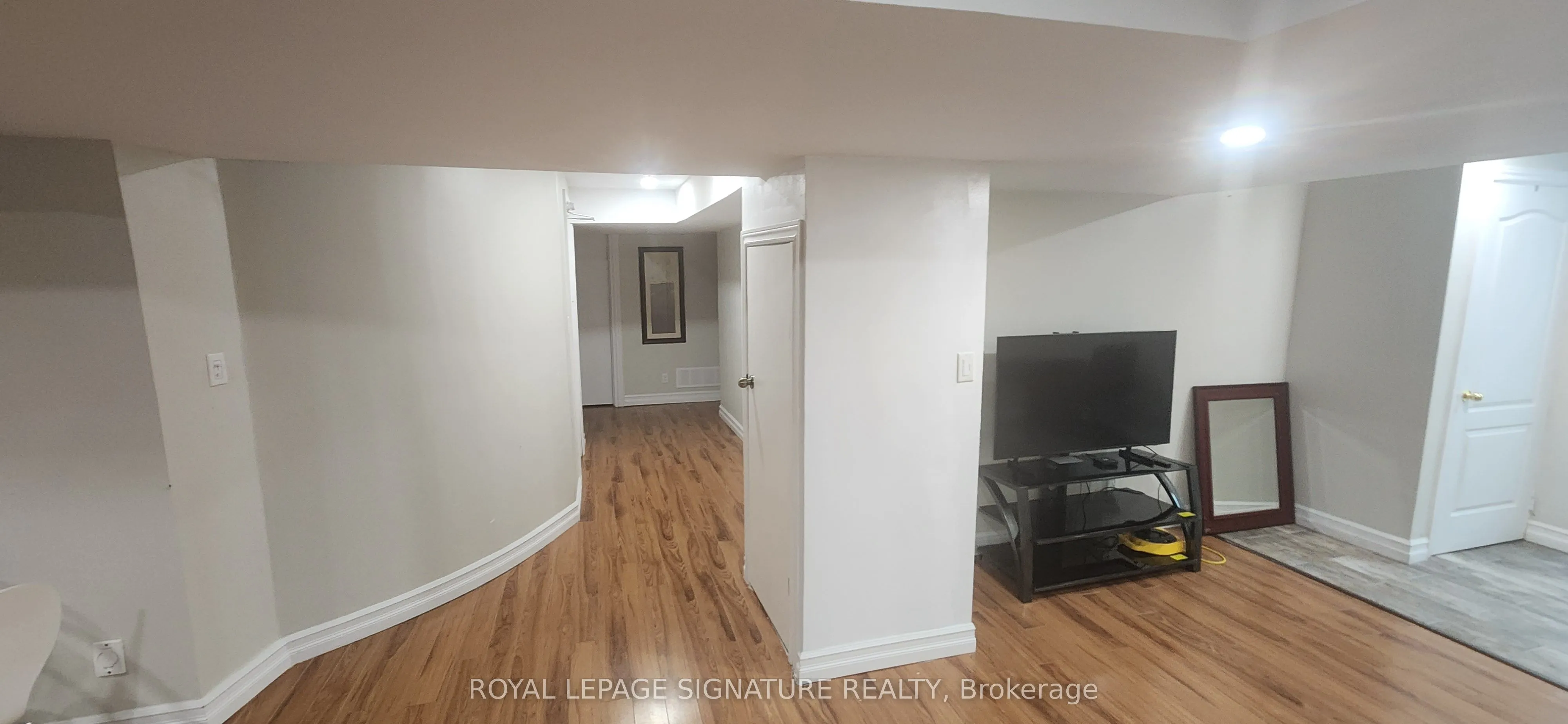 83 Sleepy Hollow Place, #Lower