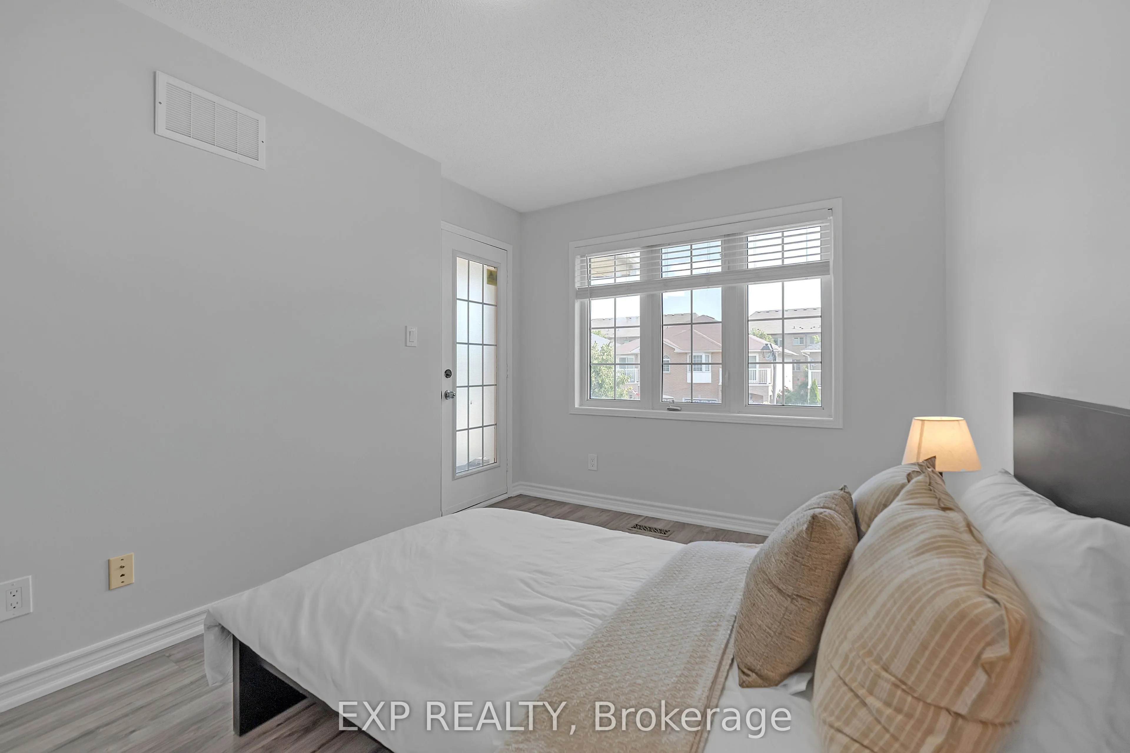 212 Shadow Place