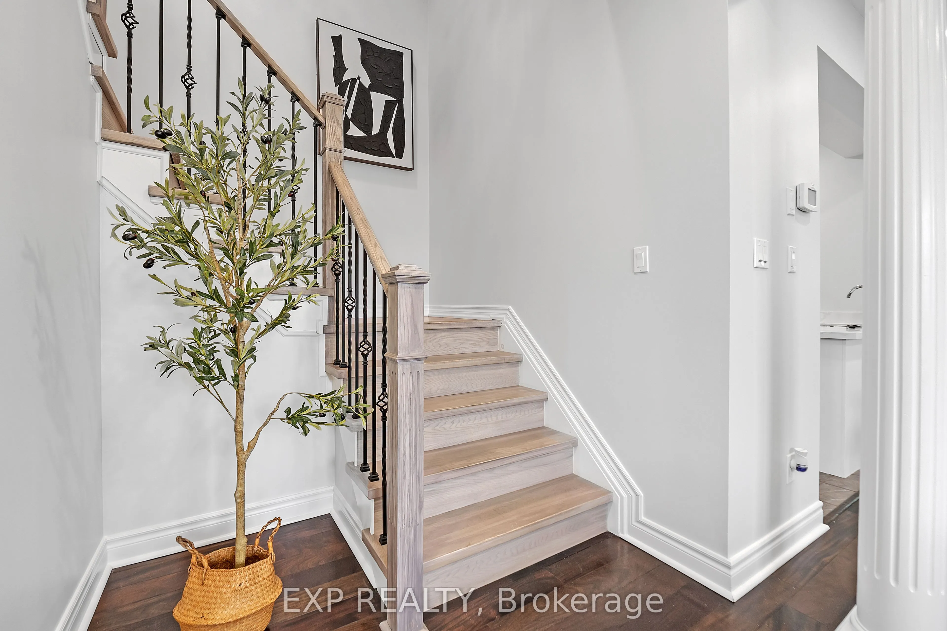 212 Shadow Place