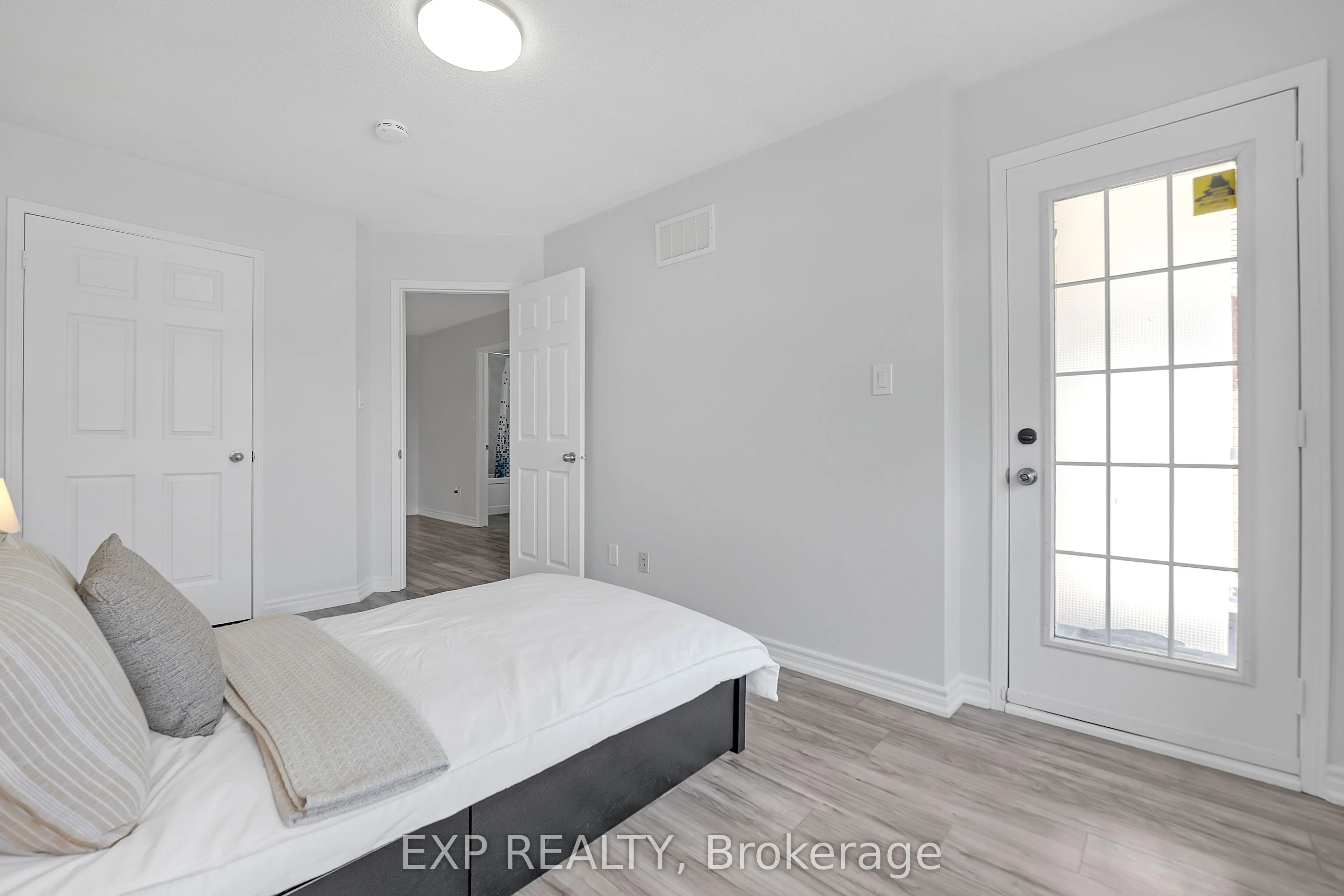 212 Shadow Place
