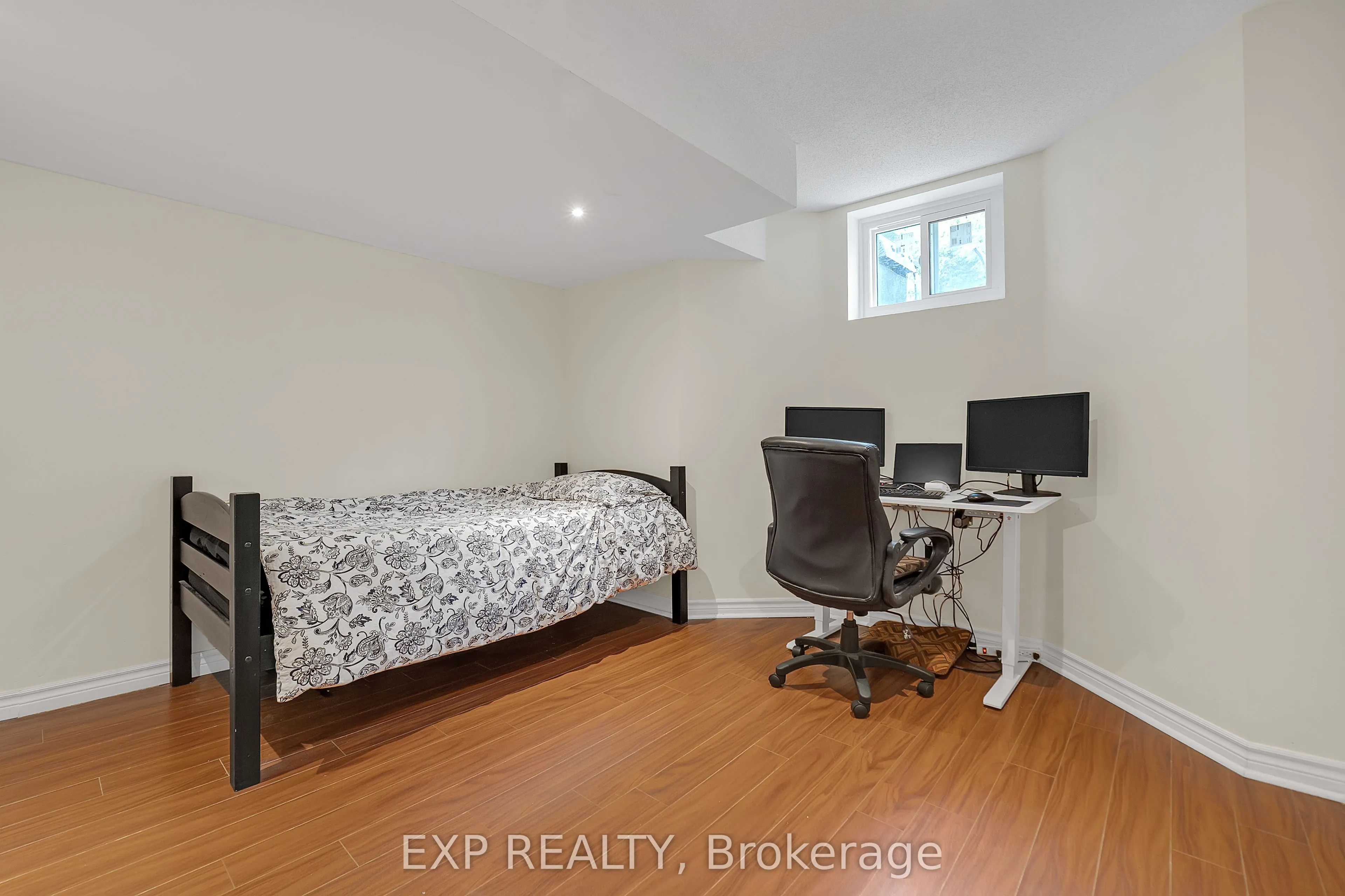 212 Shadow Place