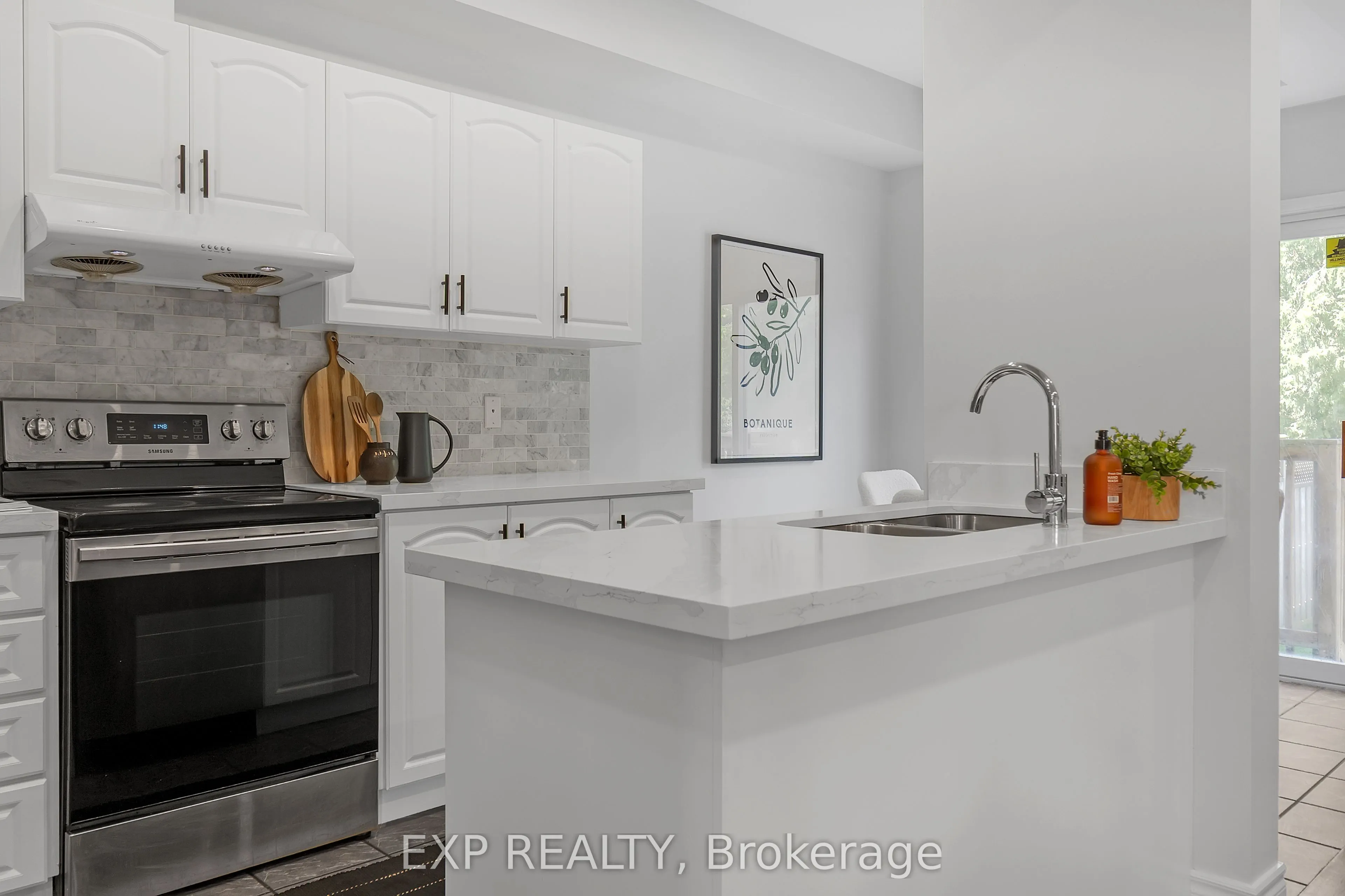 212 Shadow Place