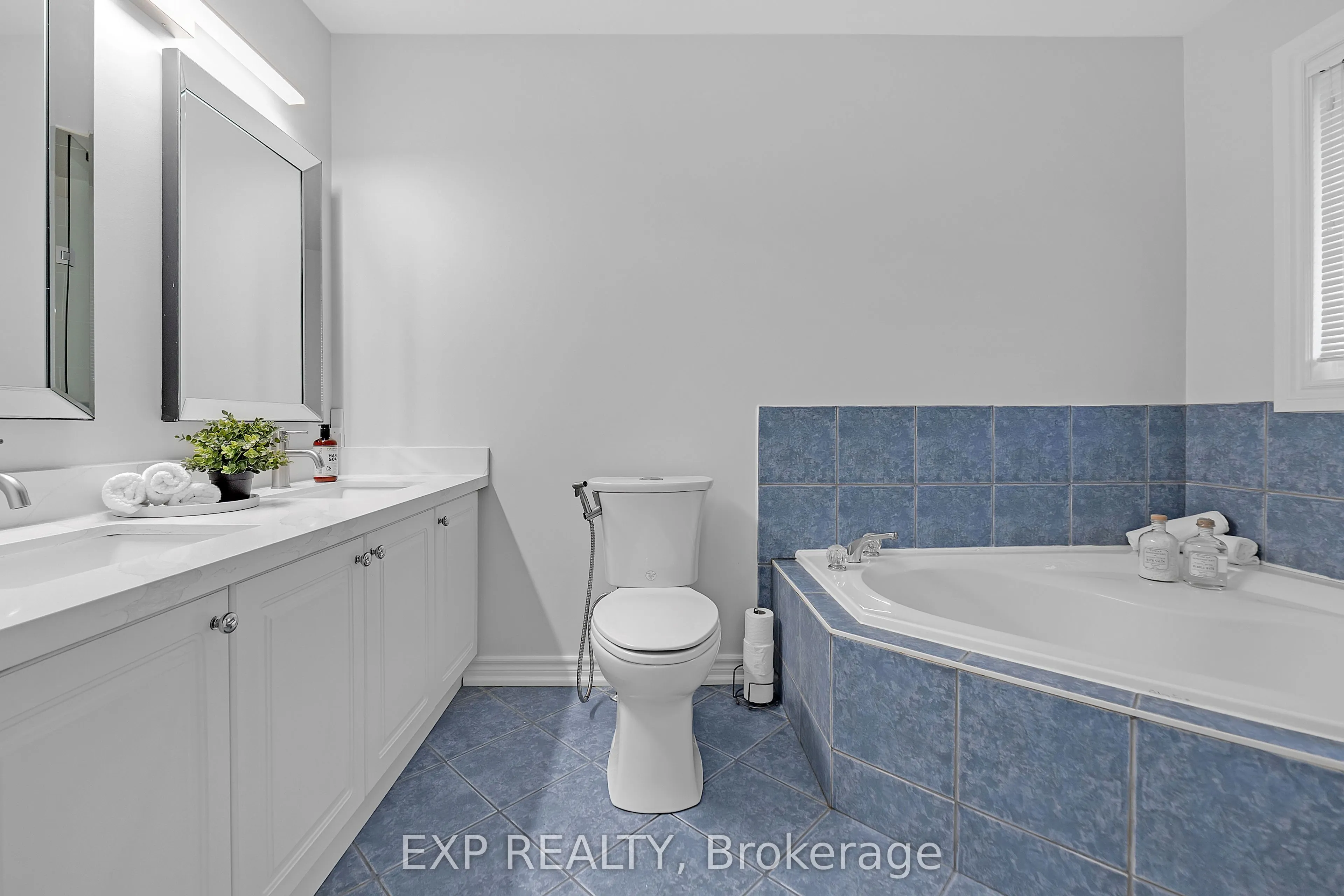 212 Shadow Place