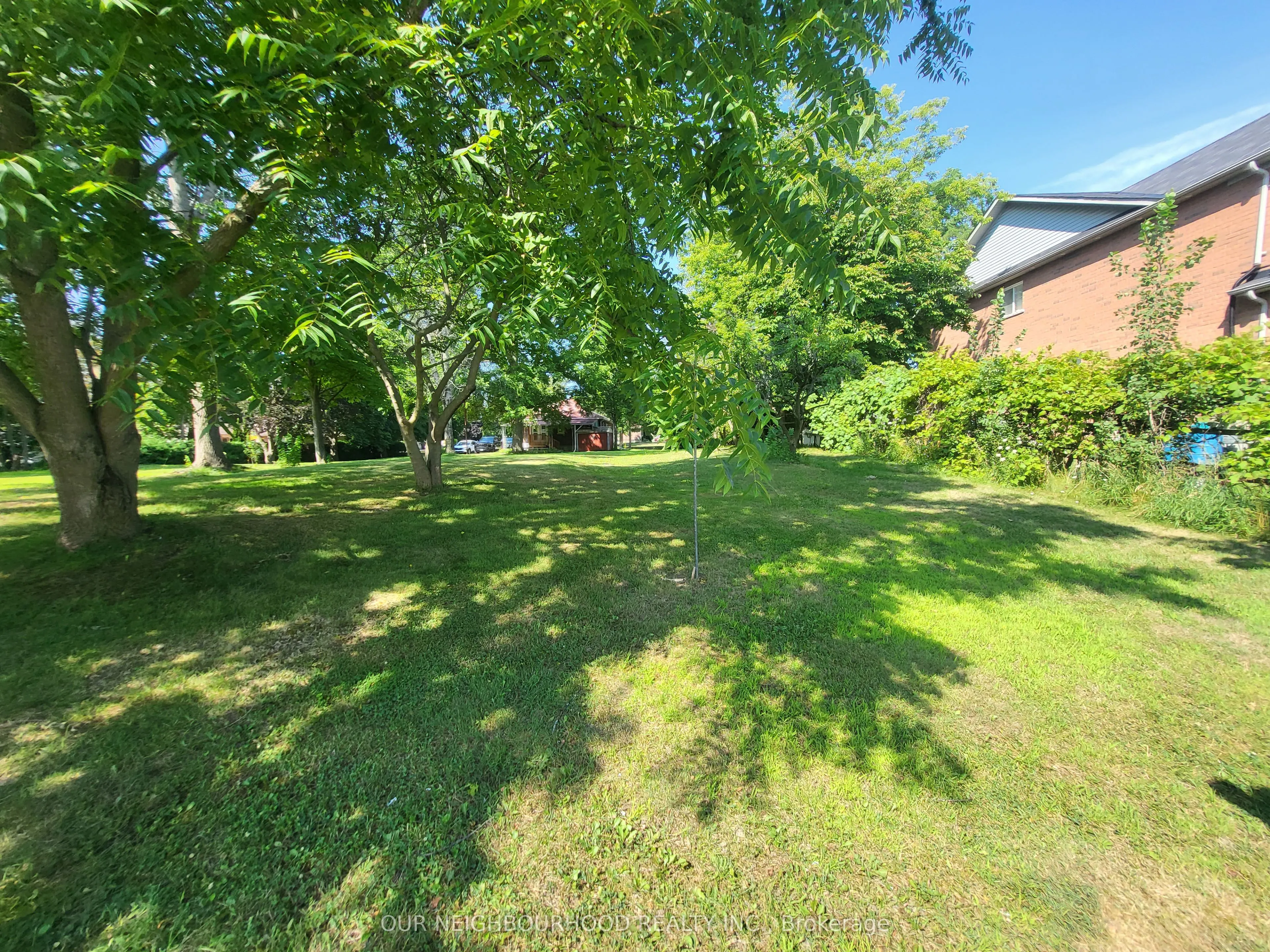 000 Redfern A Estates