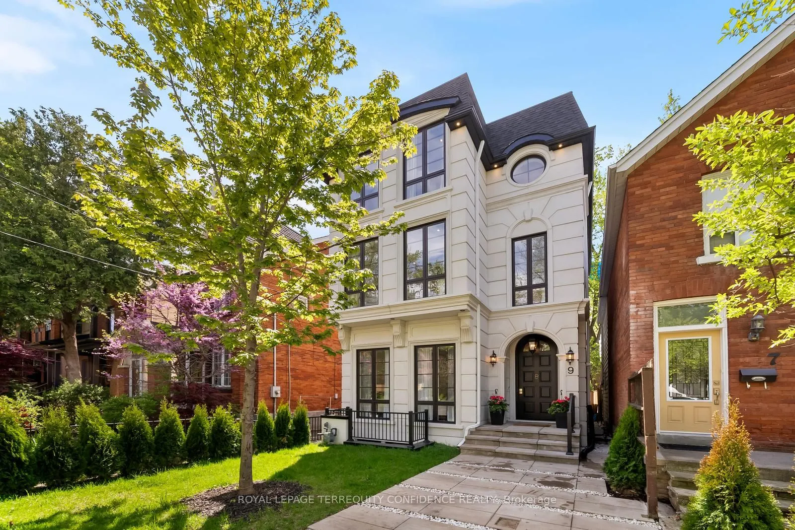9 Blong Avenue