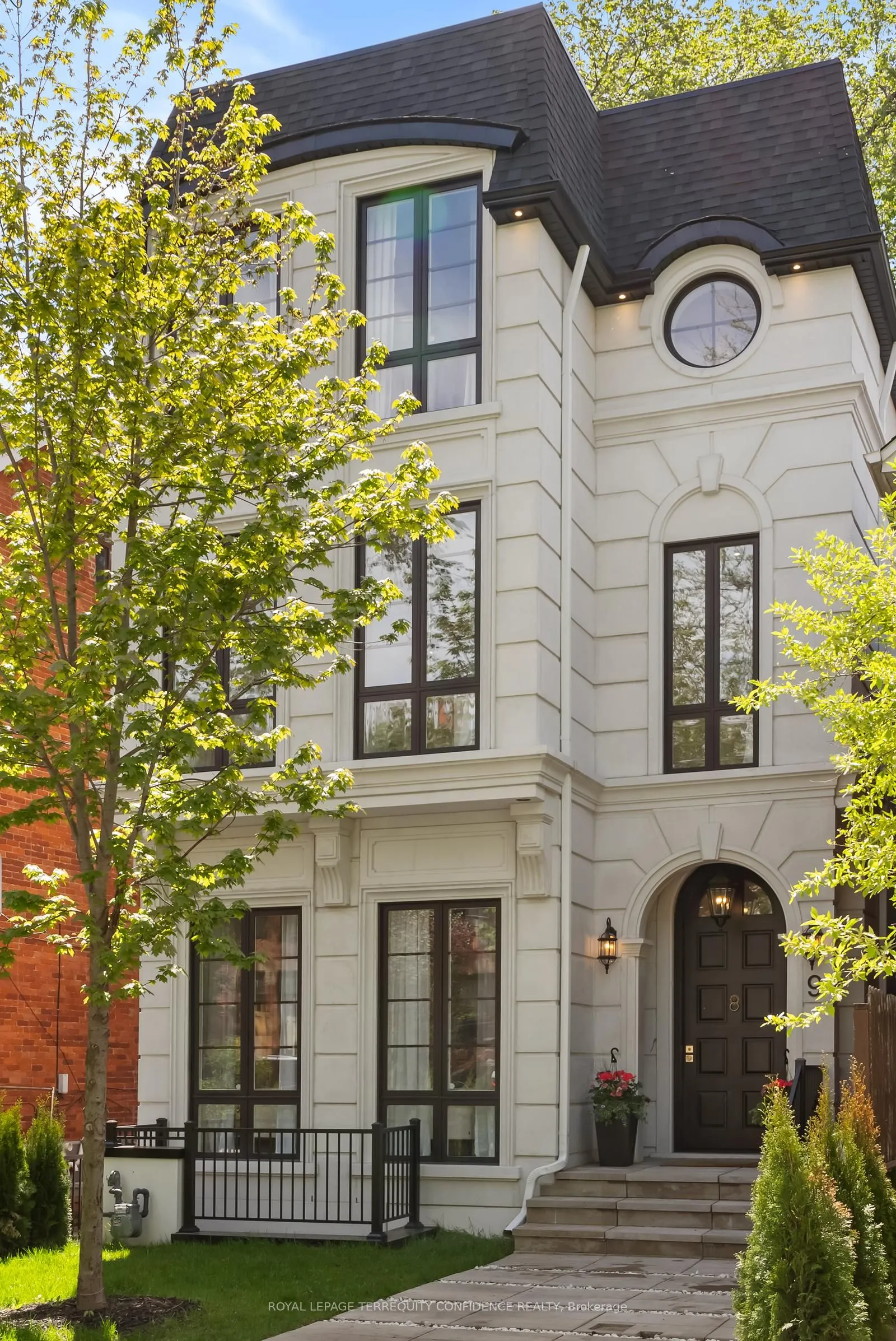 9 Blong Avenue