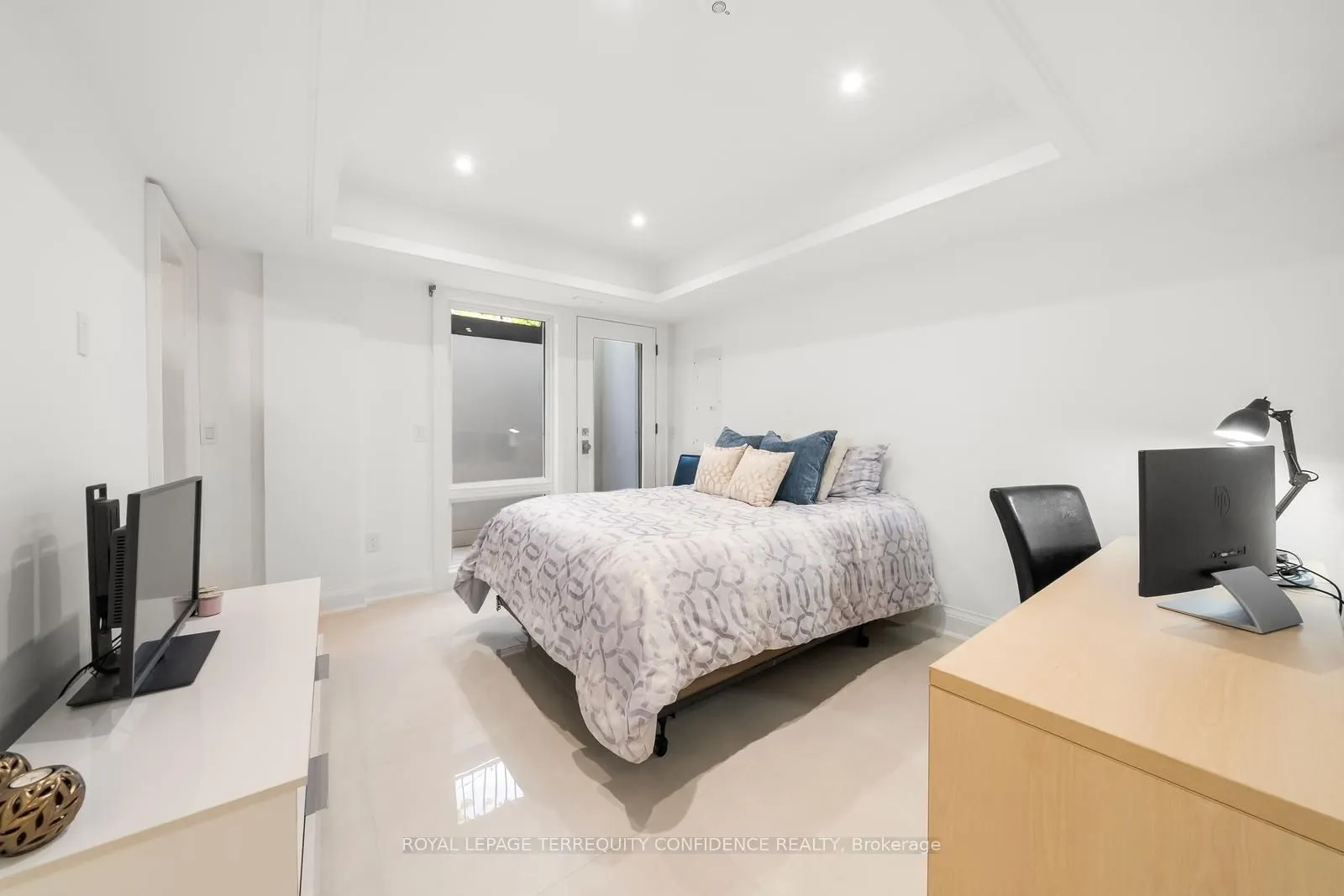 9 Blong Avenue