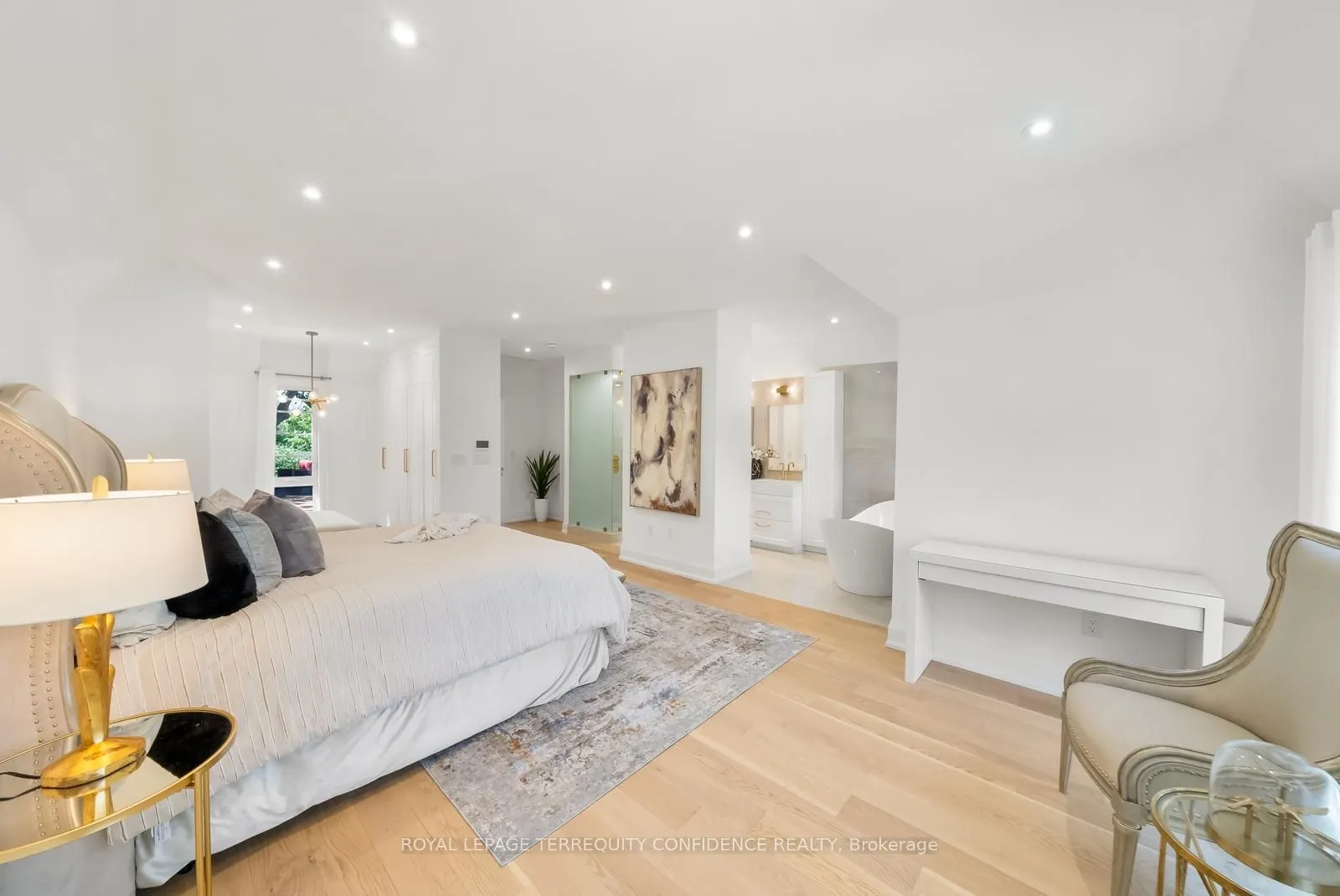 9 Blong Avenue