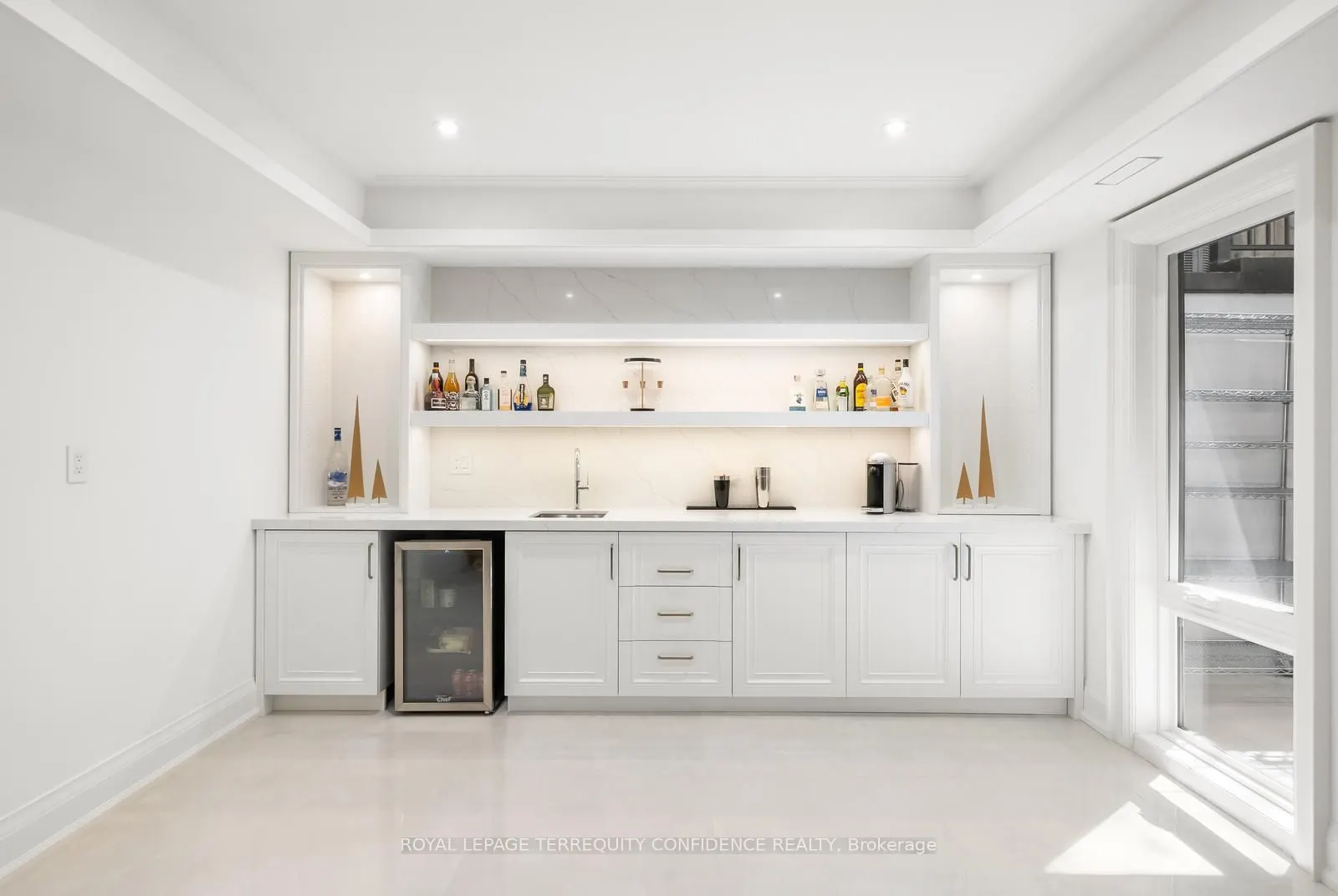 9 Blong Avenue