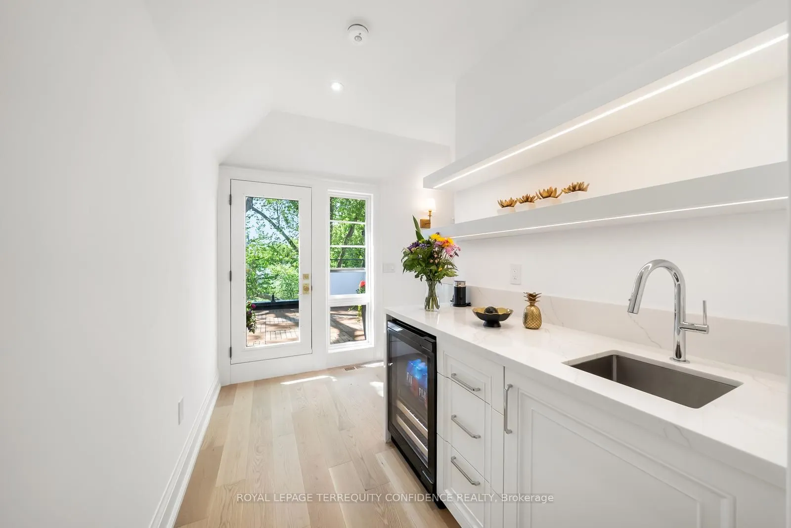 9 Blong Avenue