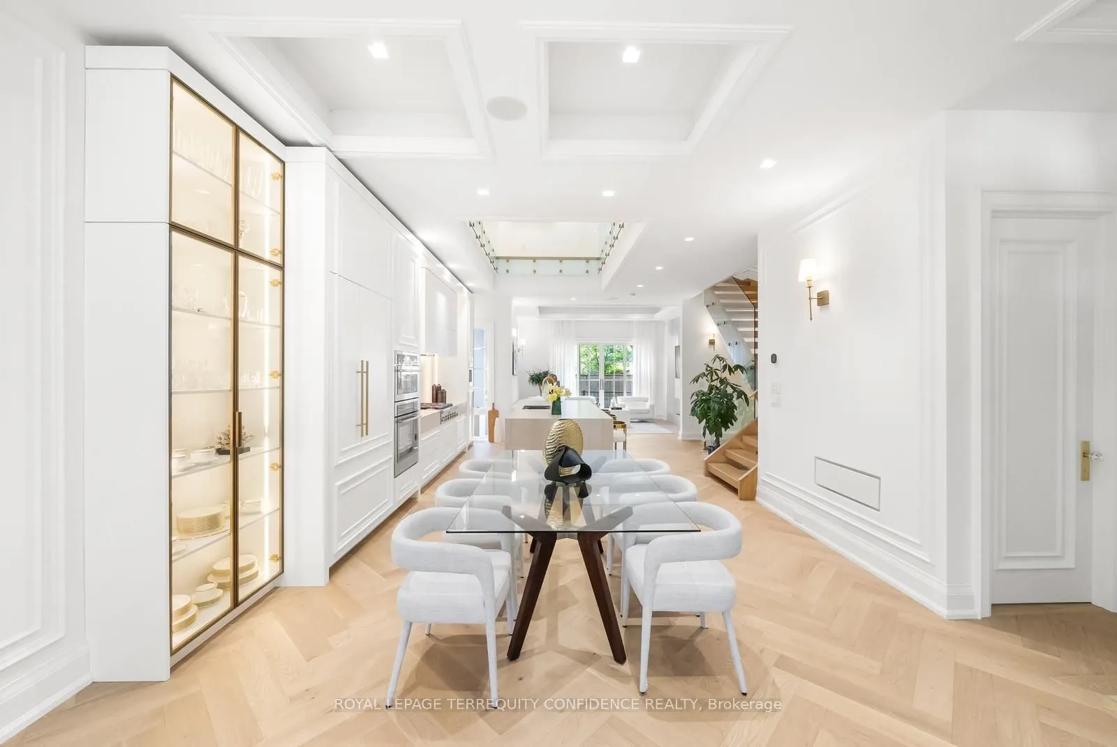 9 Blong Avenue