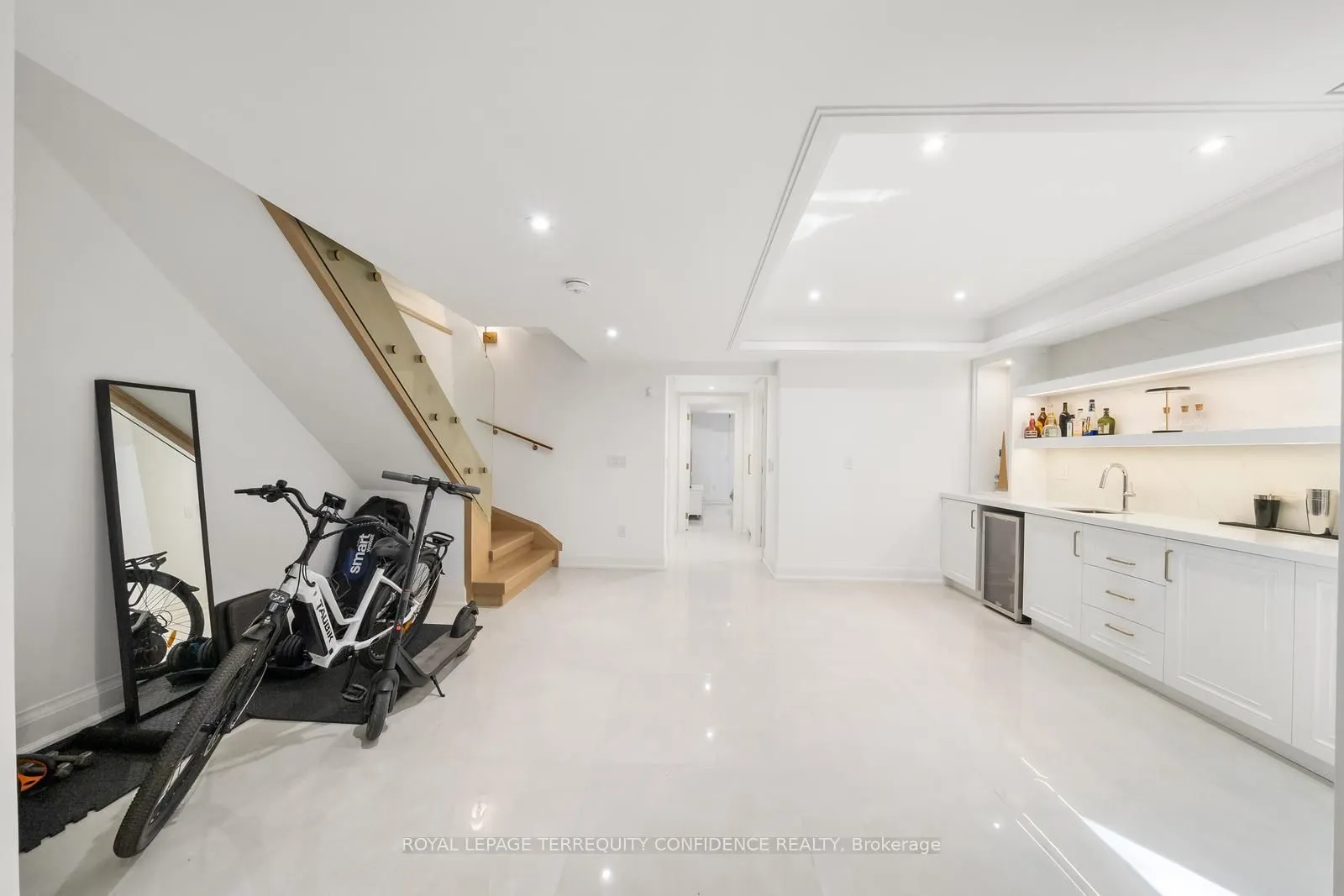9 Blong Avenue