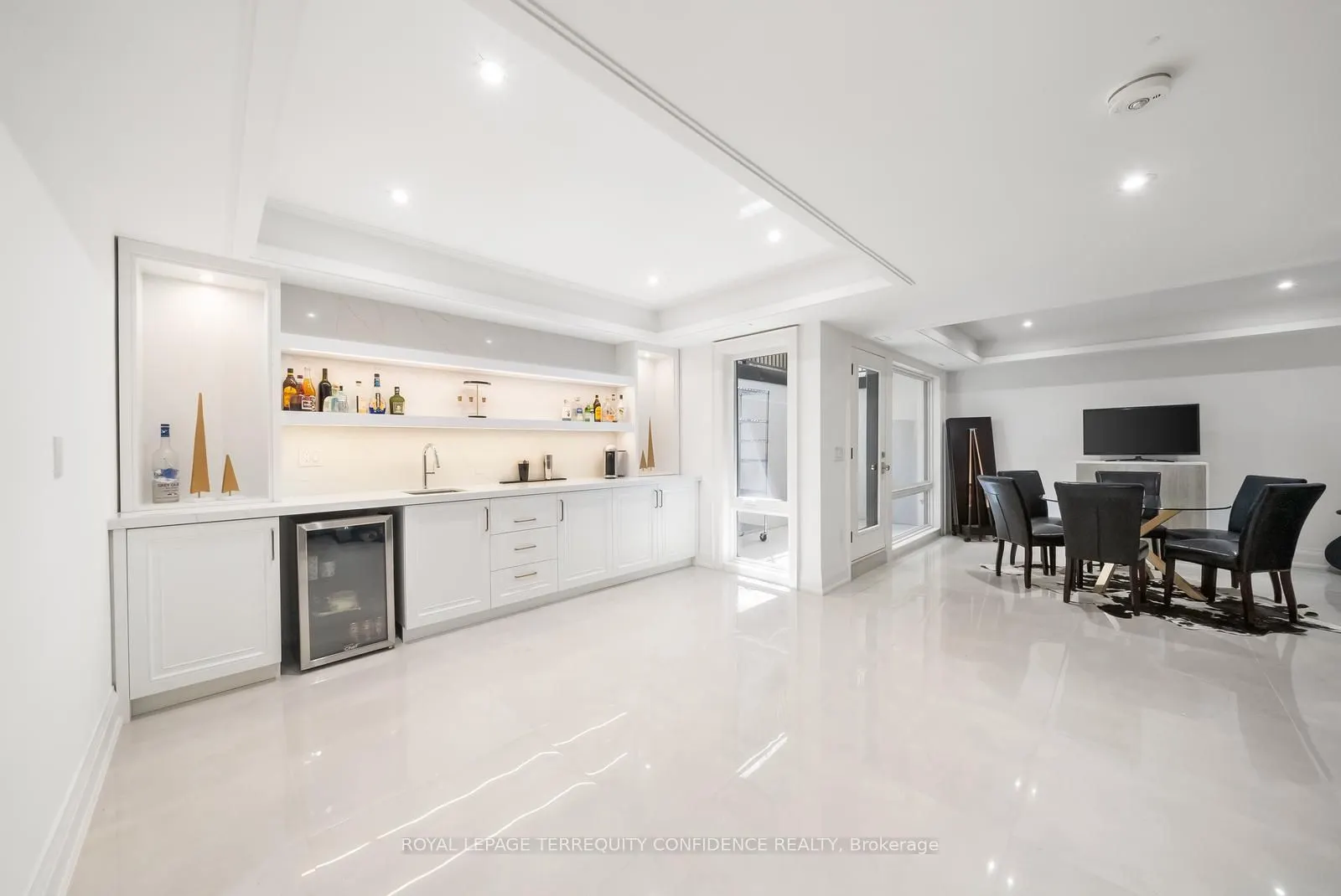 9 Blong Avenue