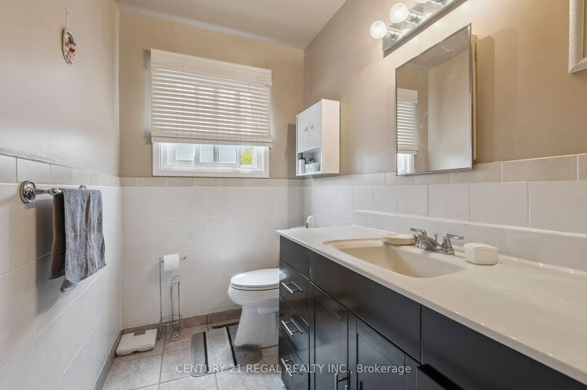152 Weir Crescent