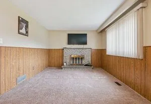 152 Weir Crescent