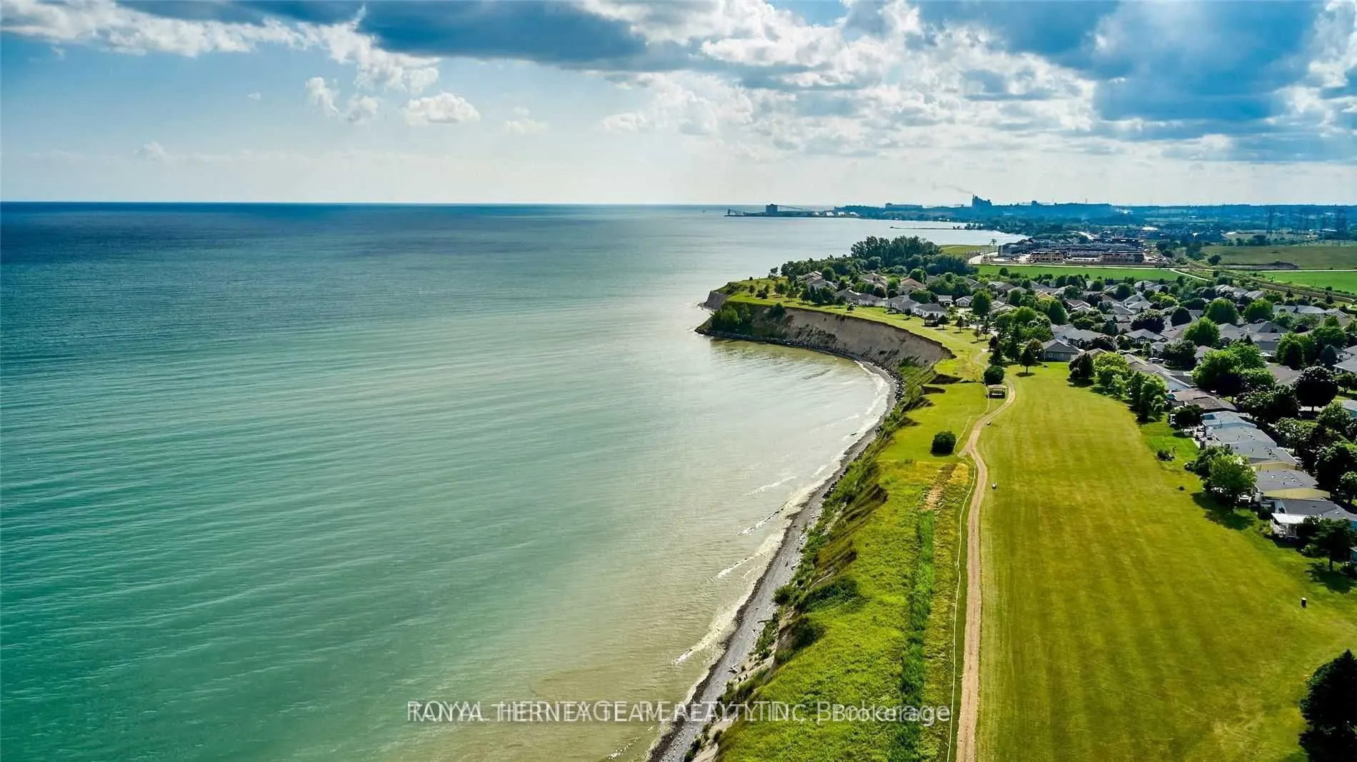 3 Bluffs Road