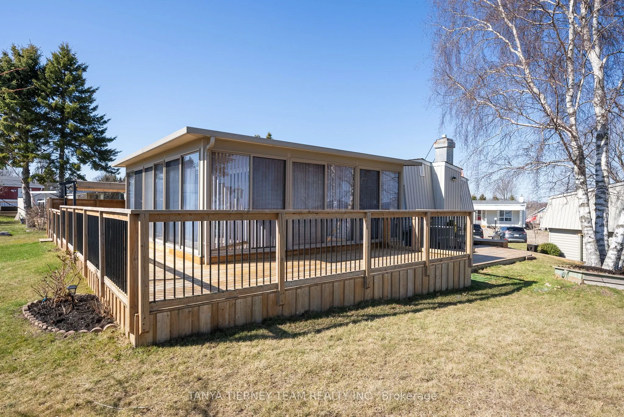 3 Bluffs Road