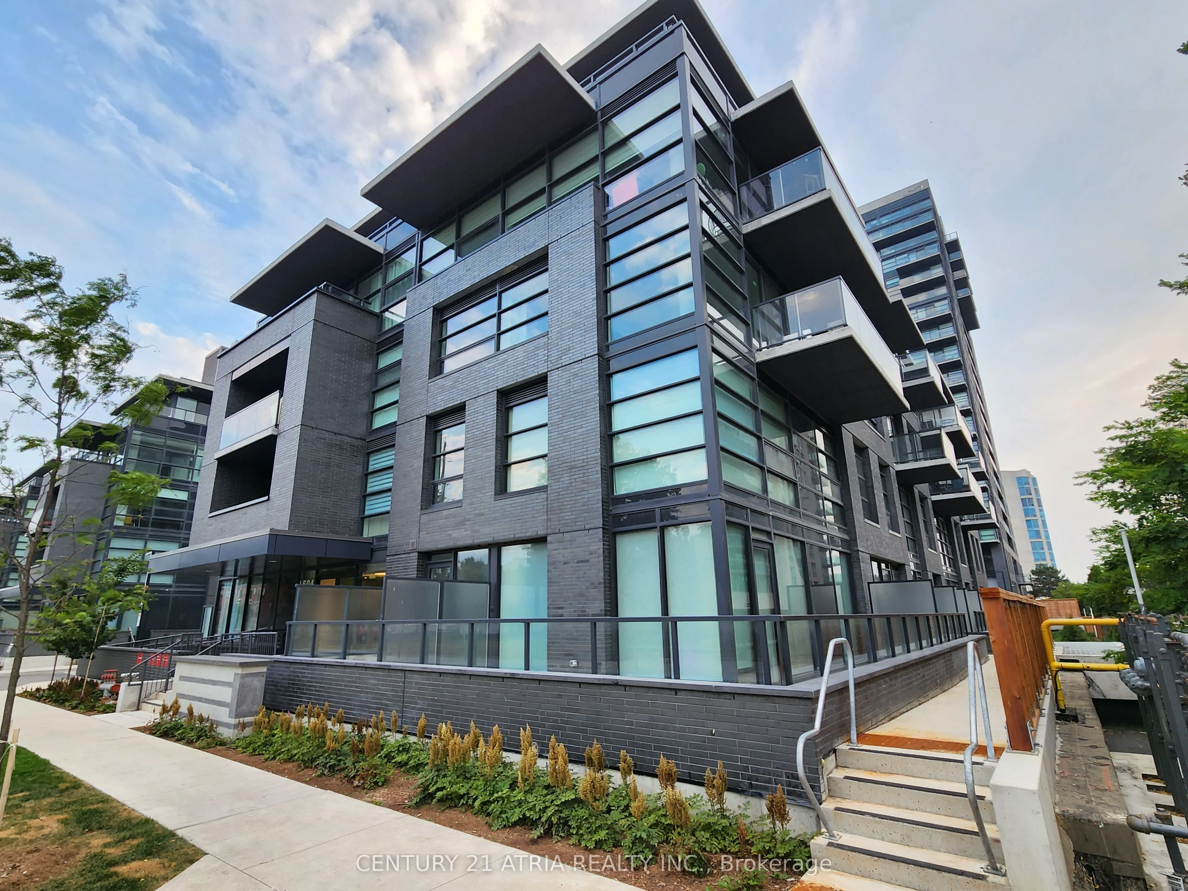 1604 Charles Street, #122