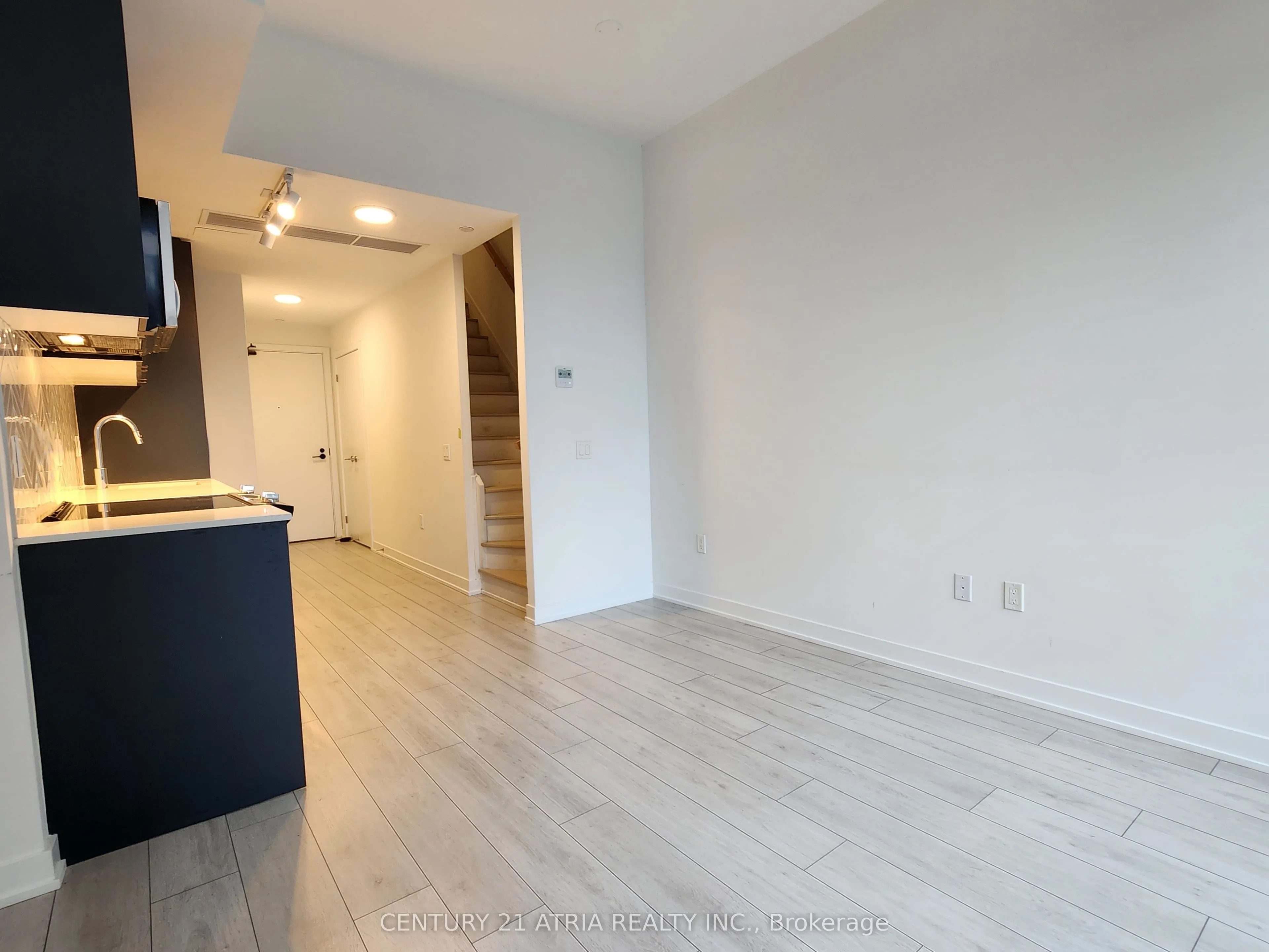 1604 Charles Street, #122