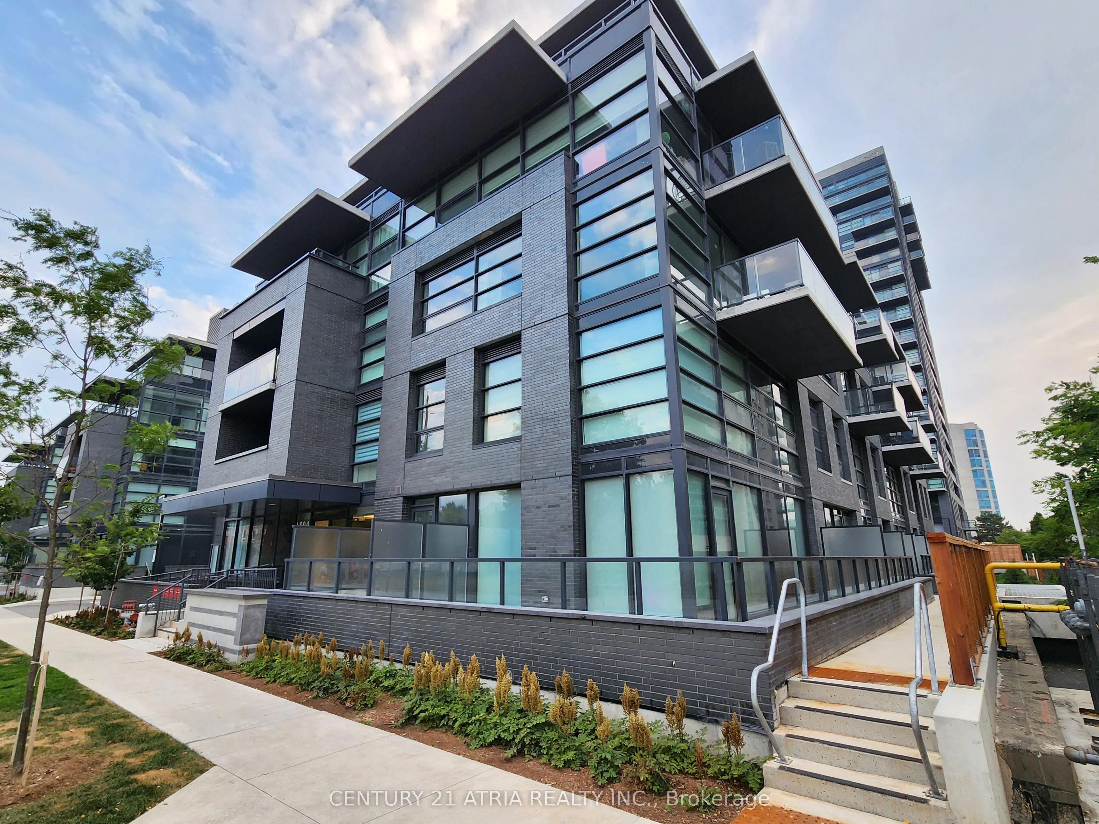 1604 Charles Street, #122