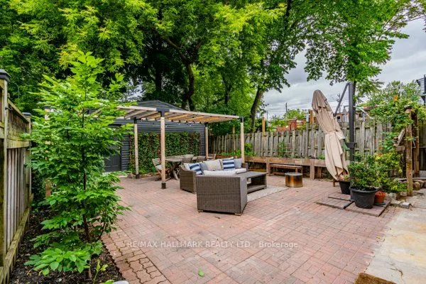 736 Woodbine Avenue, #Lower