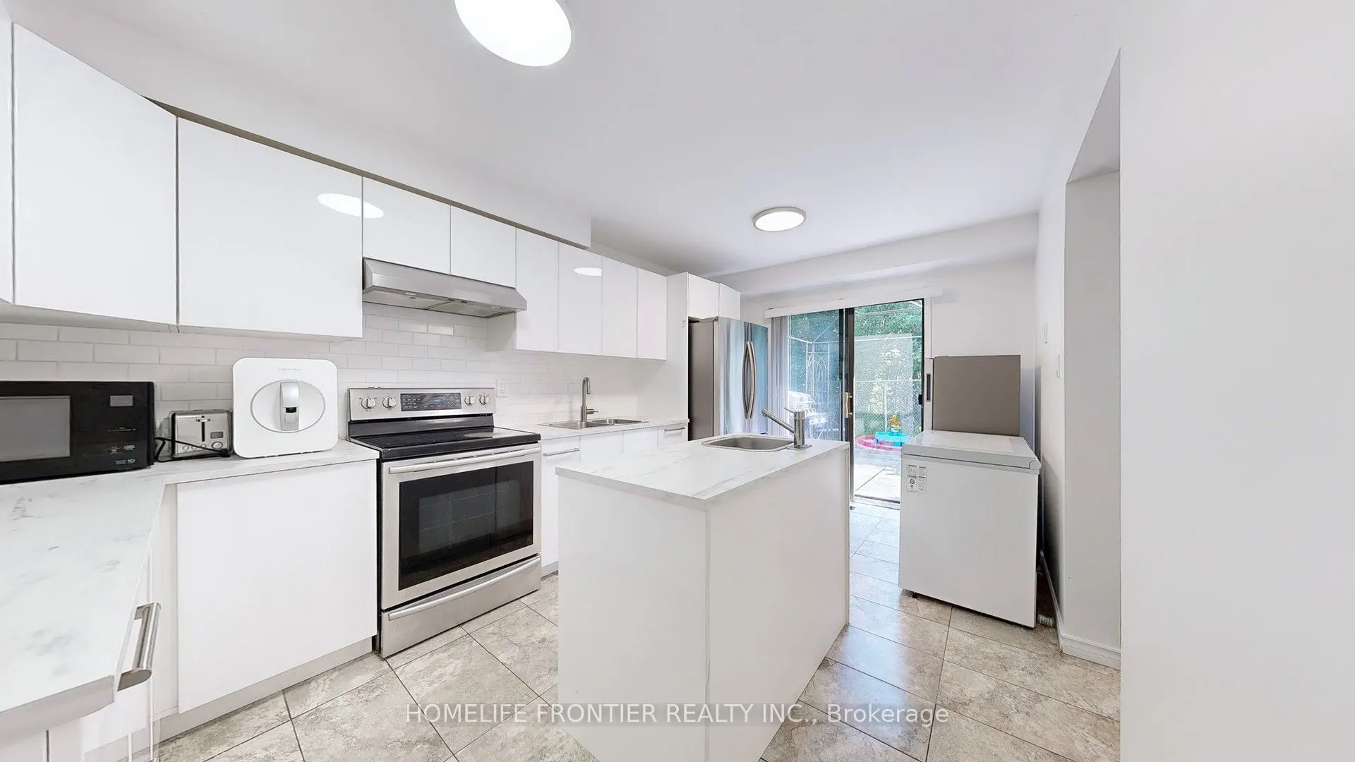 1644 Holly Hedge Drive