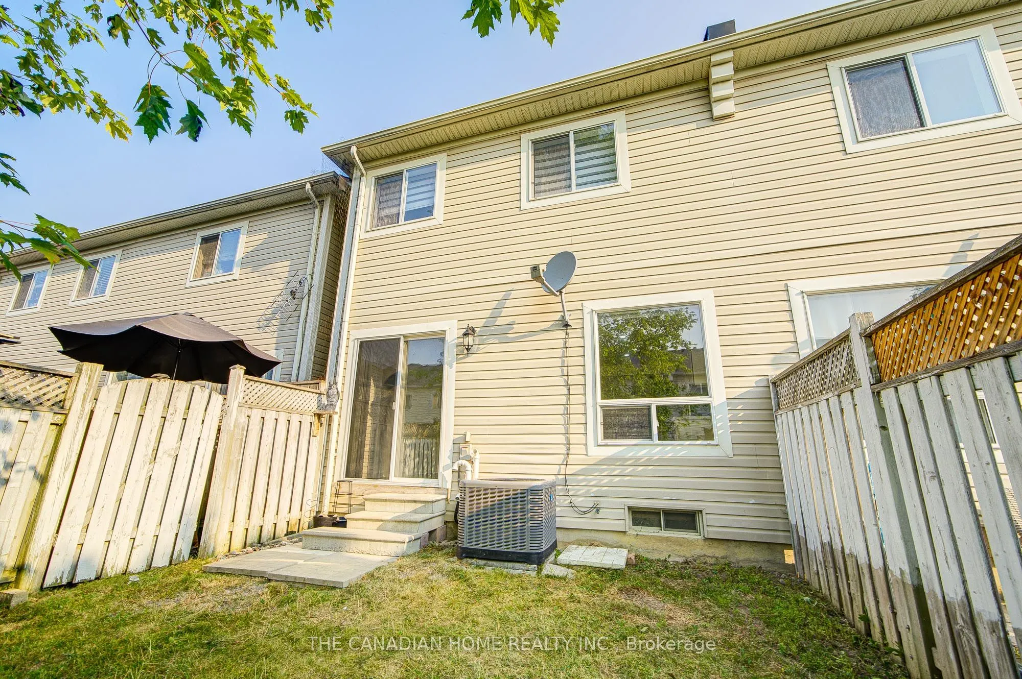 27 Macmillan Avenue