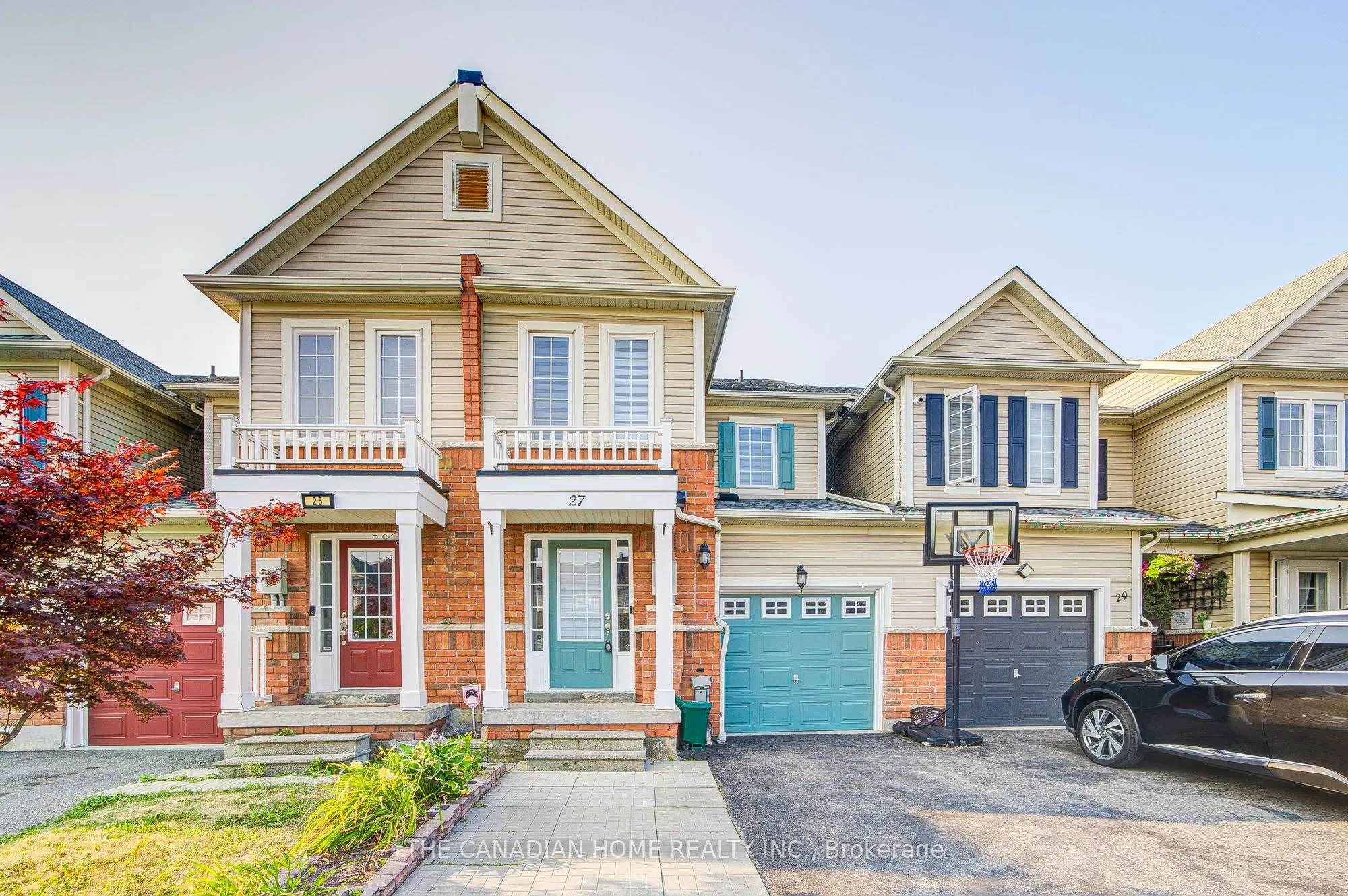 27 Macmillan Avenue