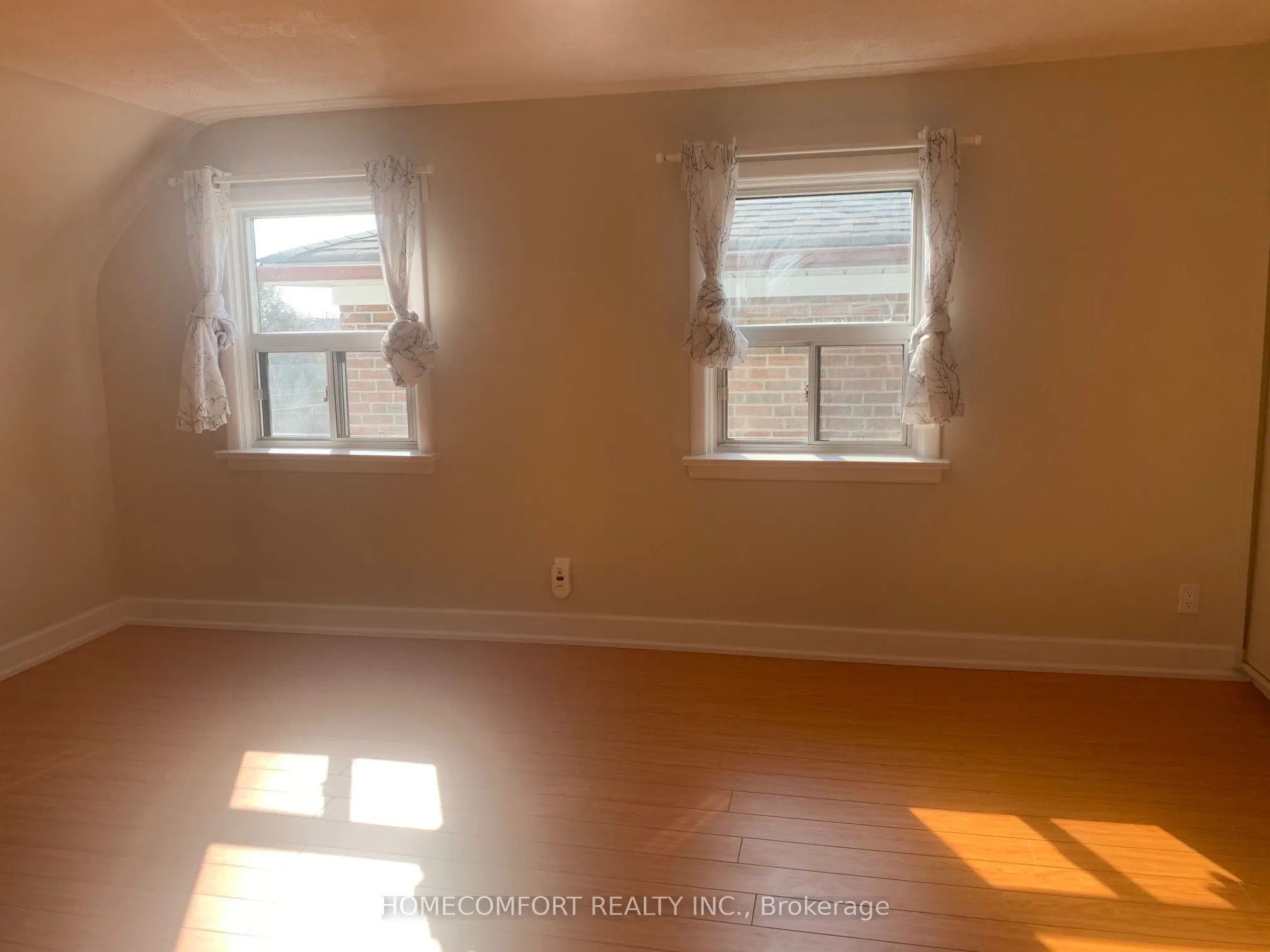 34 Butterworth Avenue, #Upper