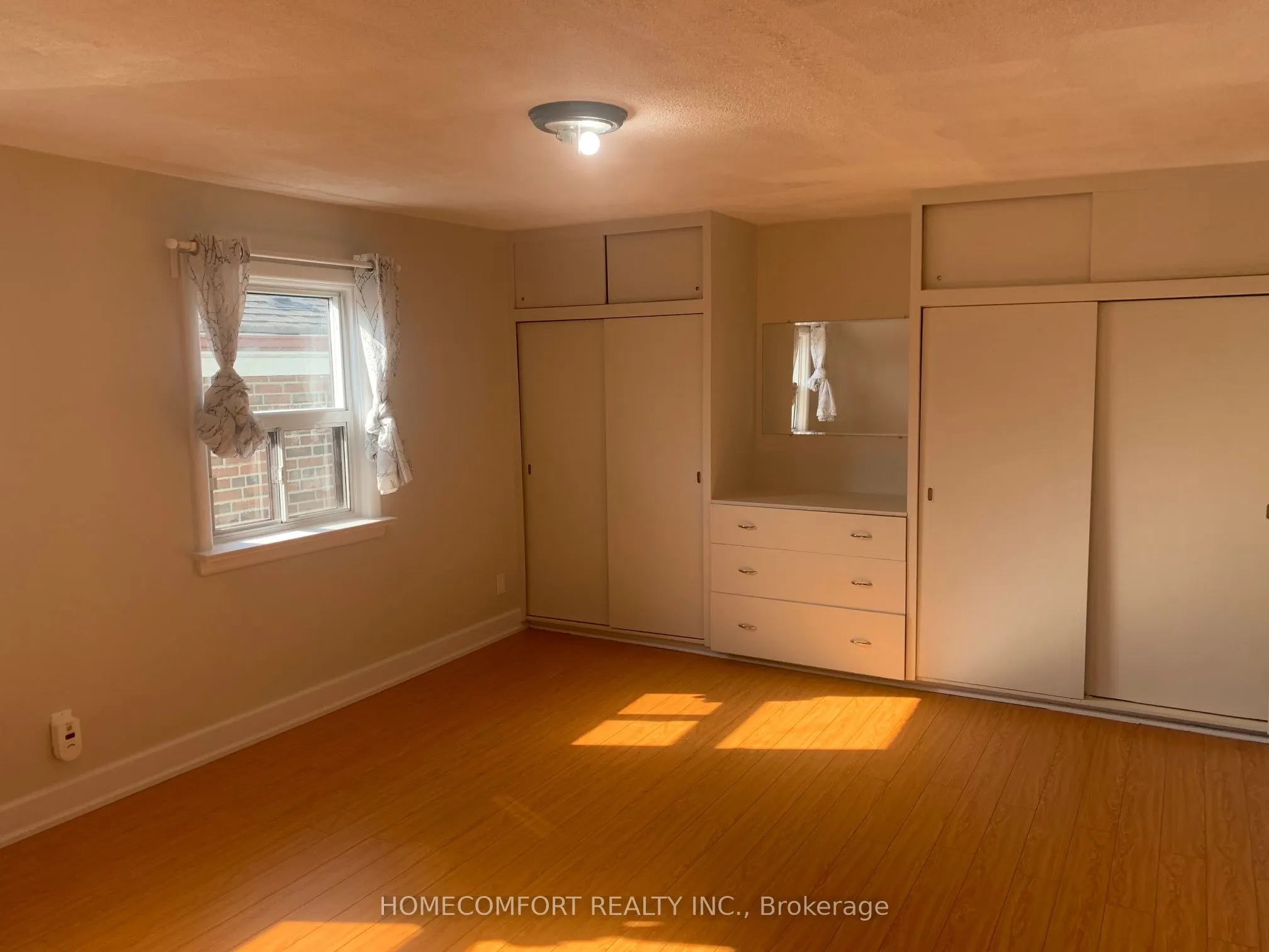 34 Butterworth Avenue, #Upper