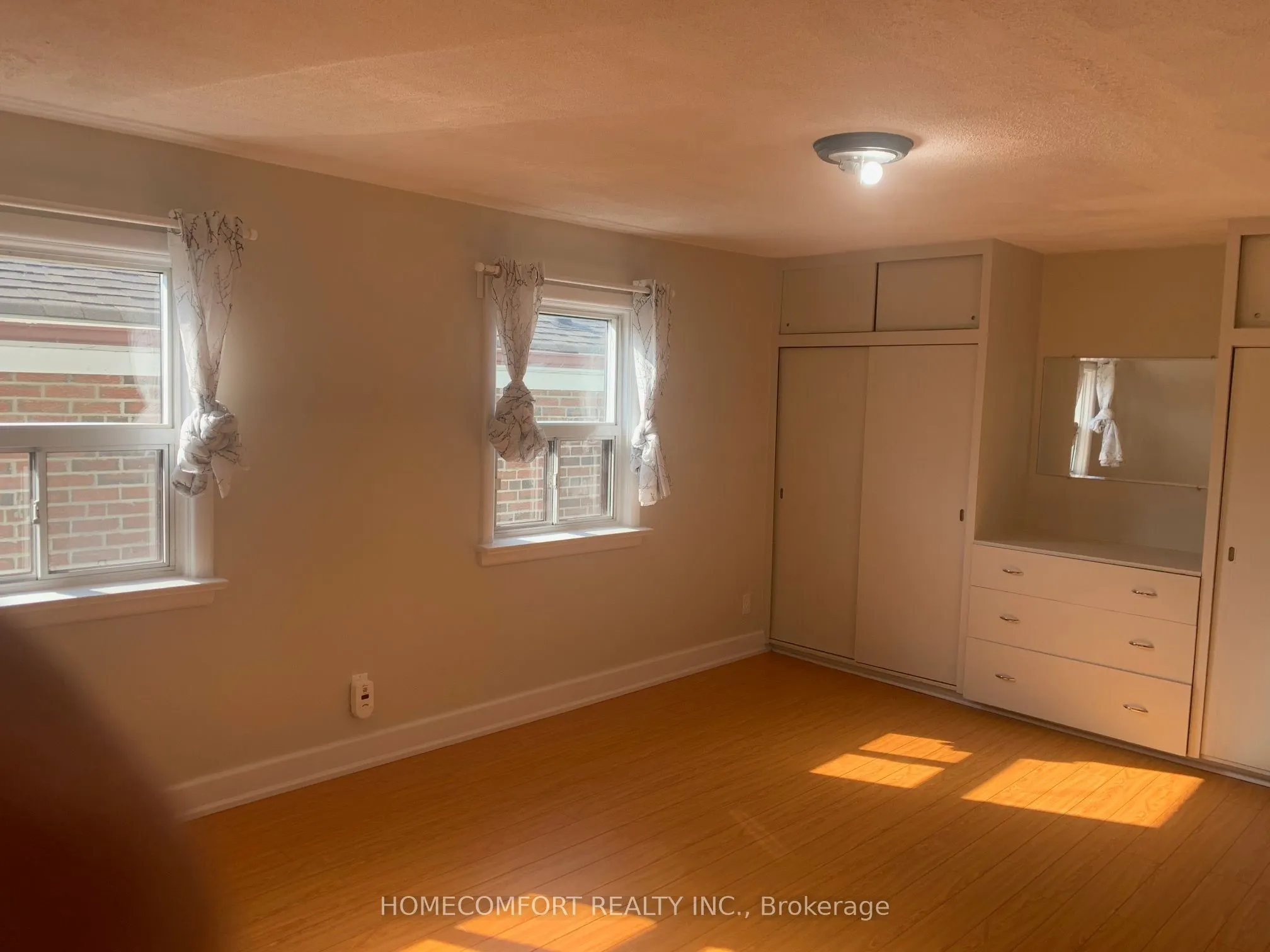 34 Butterworth Avenue, #Upper