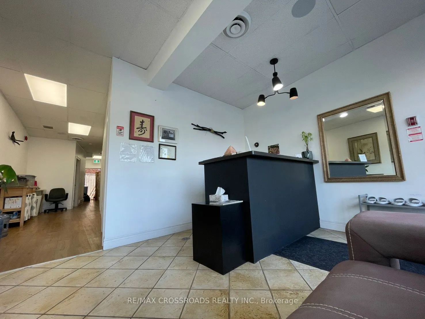 1716 QUEEN ST Street E