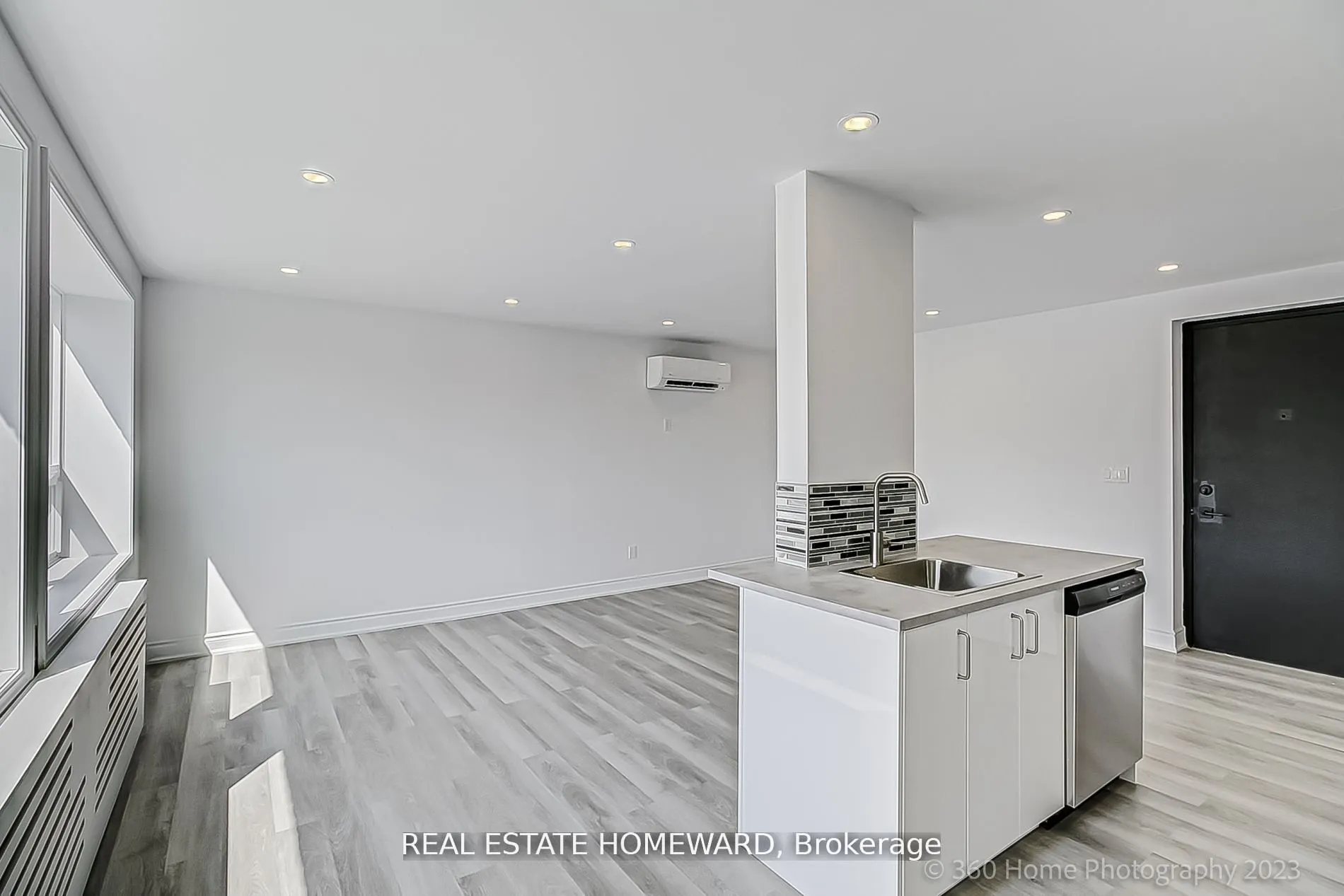 419 Woodbine Avenue, #1