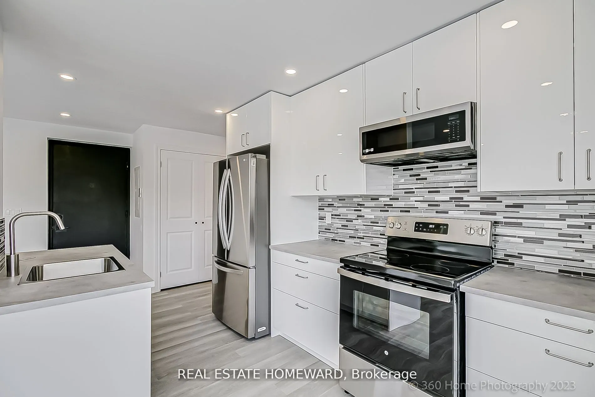 419 Woodbine Avenue, #1