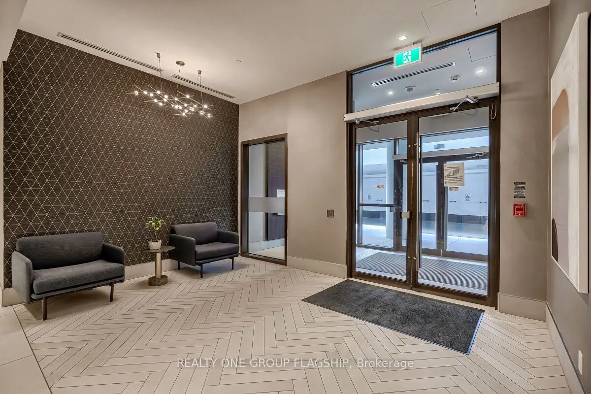 2550 Simcoe Street N, #421