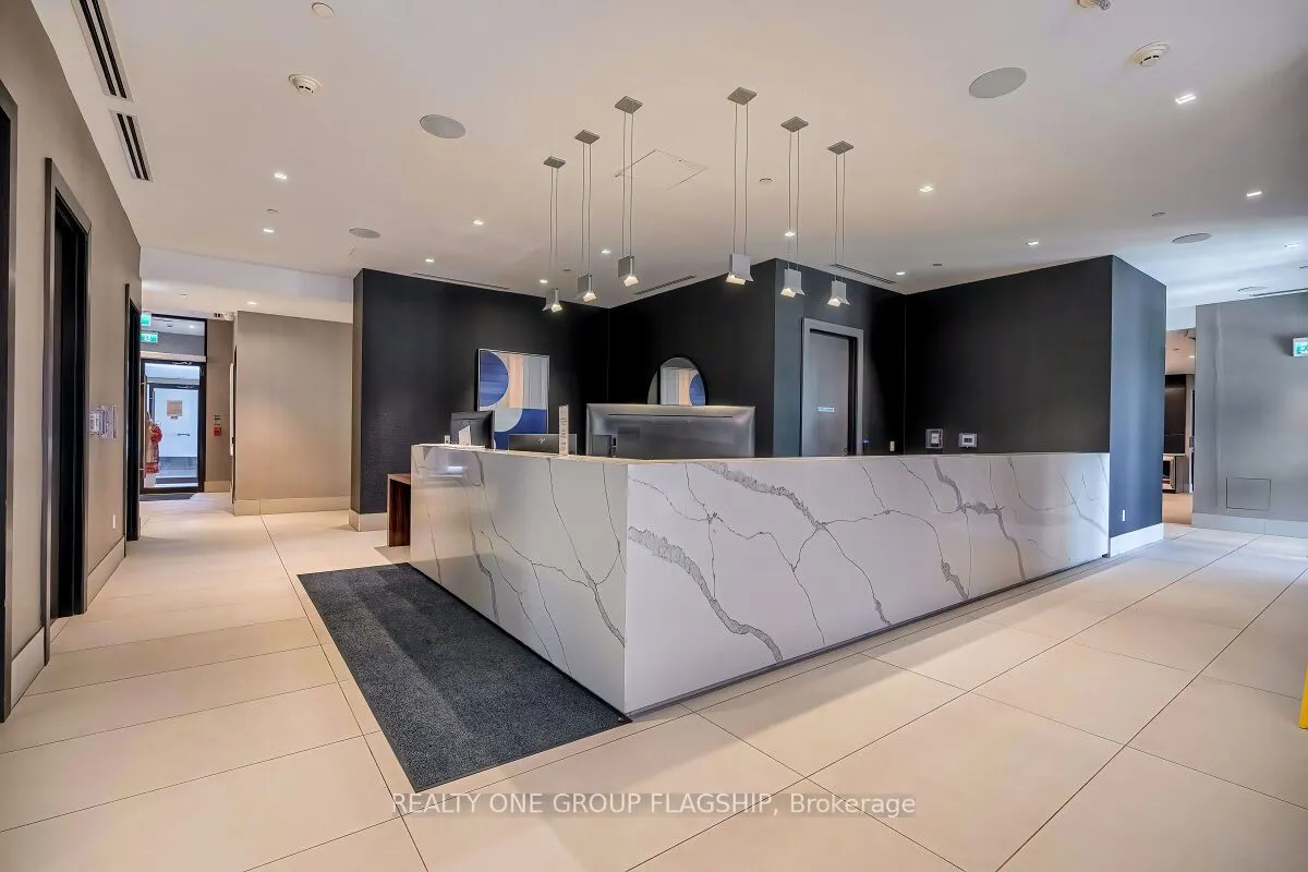 2550 Simcoe Street N, #421