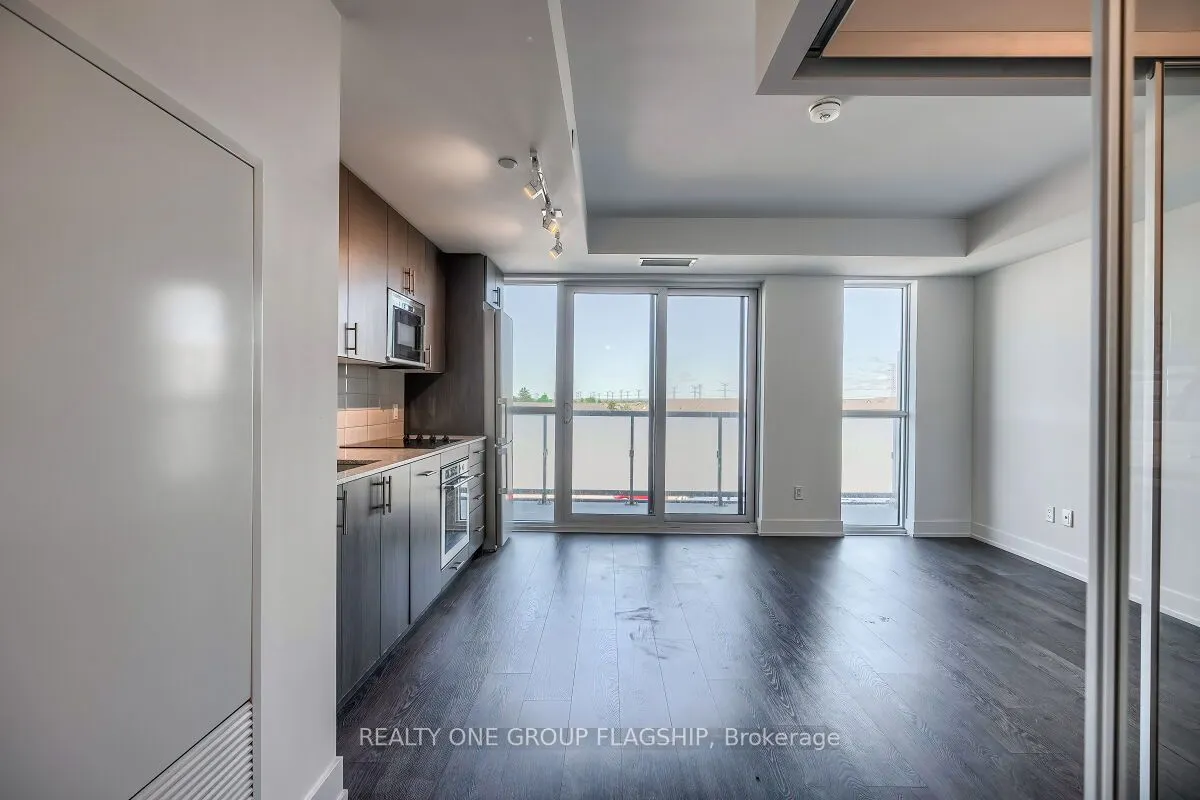2550 Simcoe Street N, #421