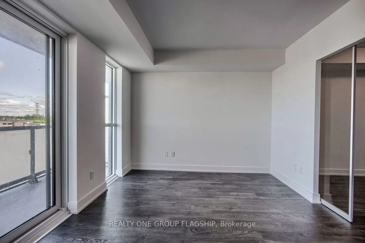 2550 Simcoe Street N, #421