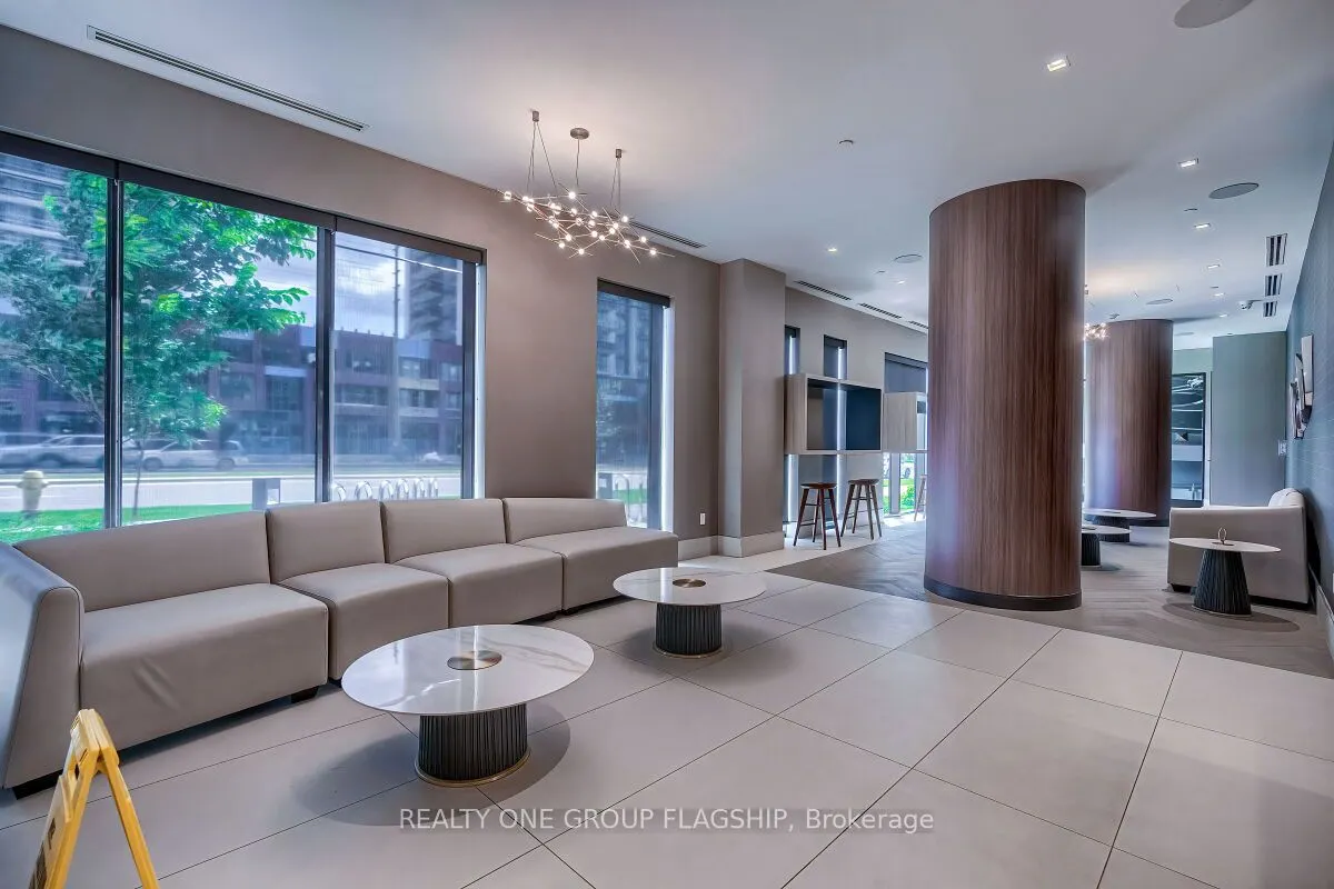 2550 Simcoe Street N, #421