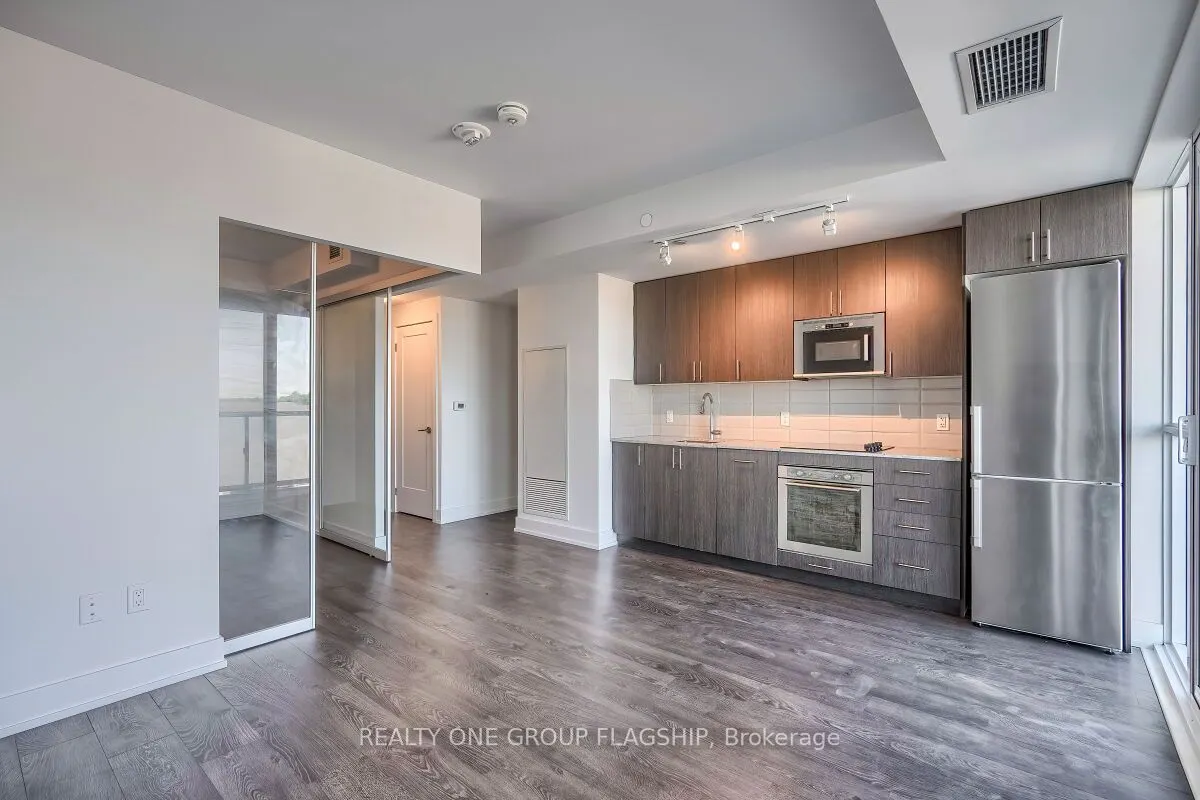 2550 Simcoe Street N, #421