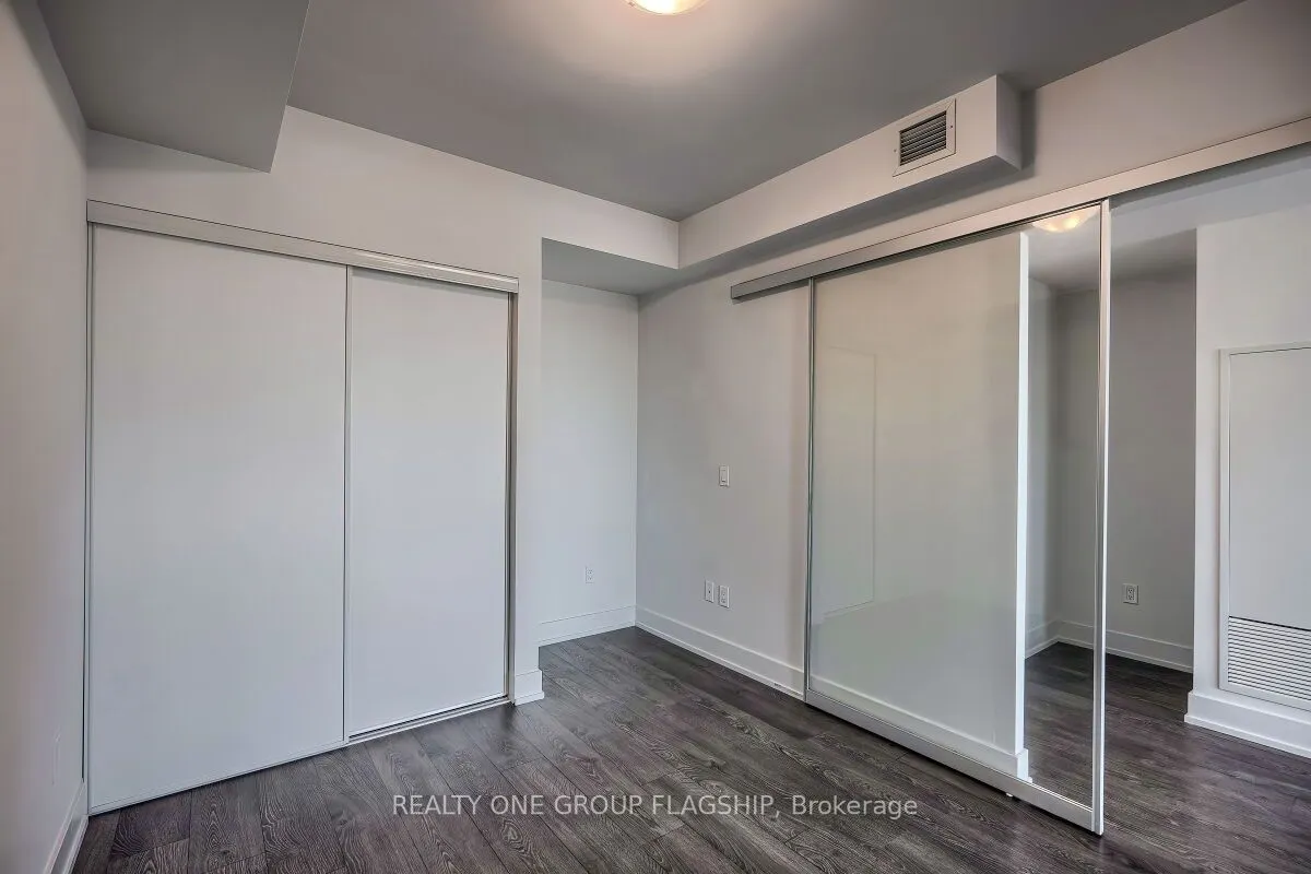 2550 Simcoe Street N, #421