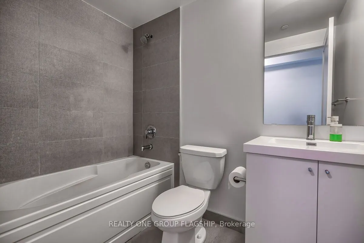 2550 Simcoe Street N, #421