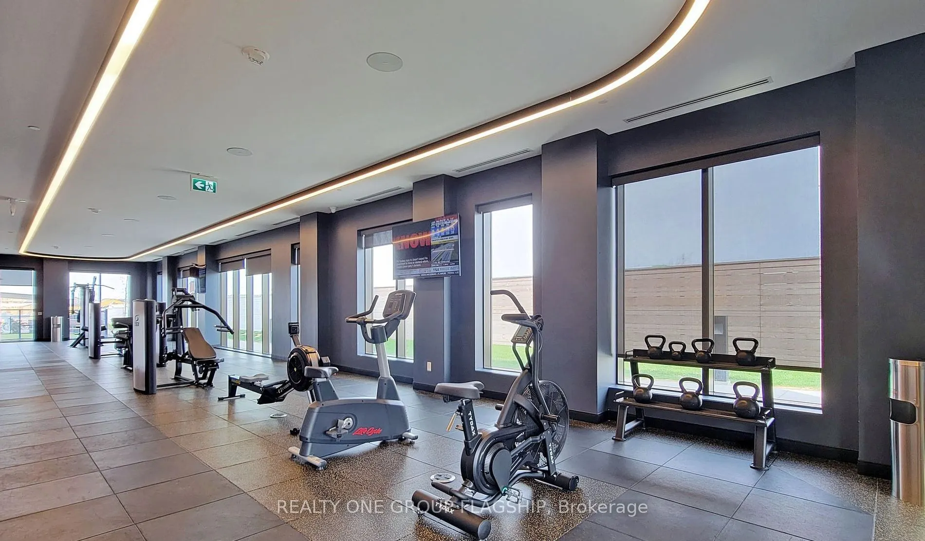 2550 Simcoe Street N, #421