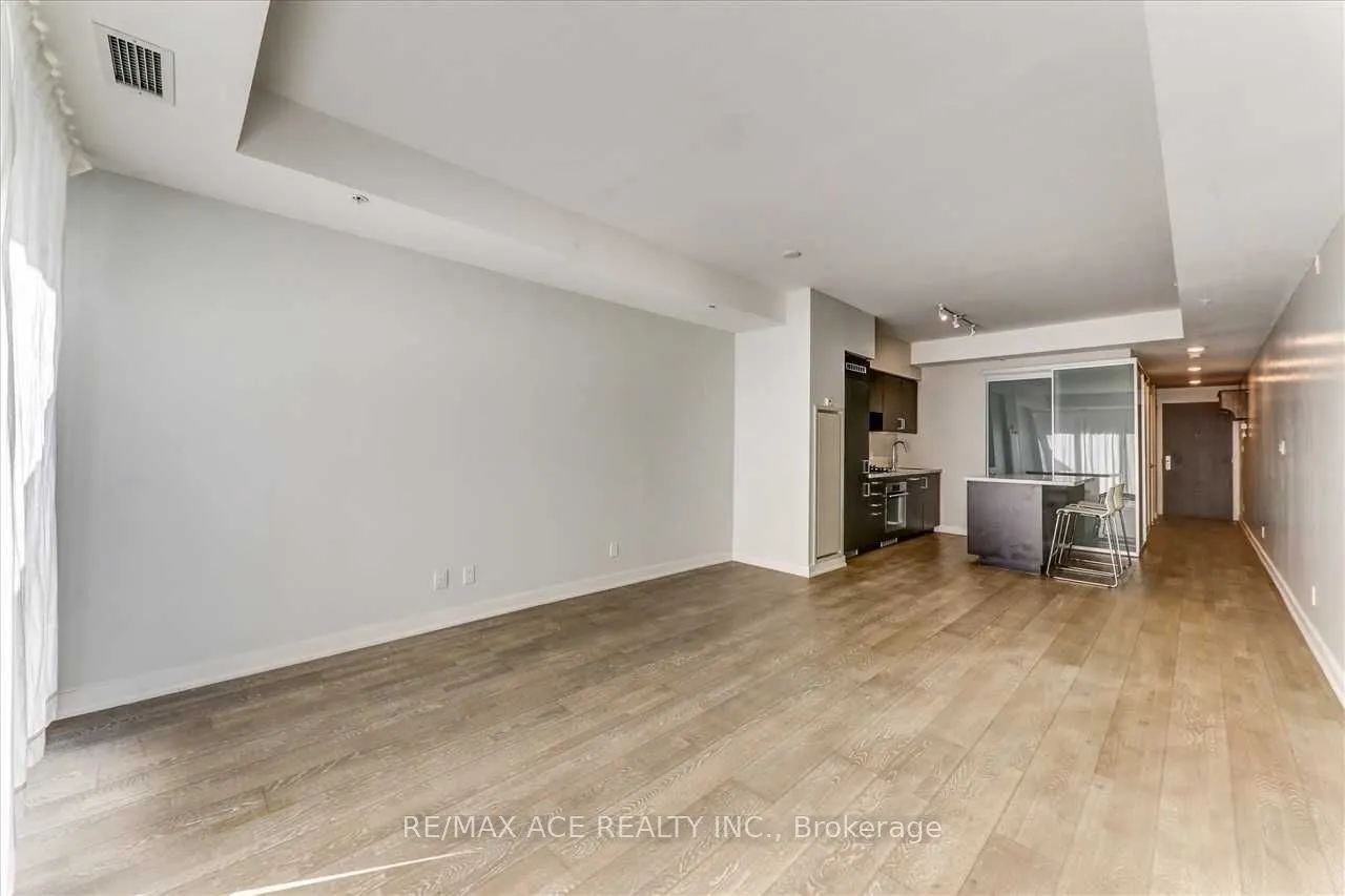 1960 Queens Street, #206