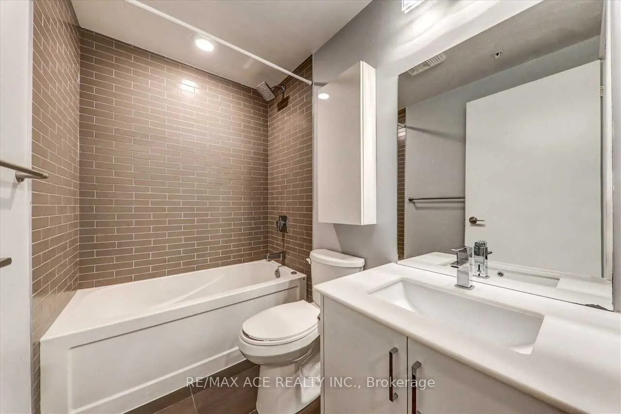 1960 Queens Street, #206